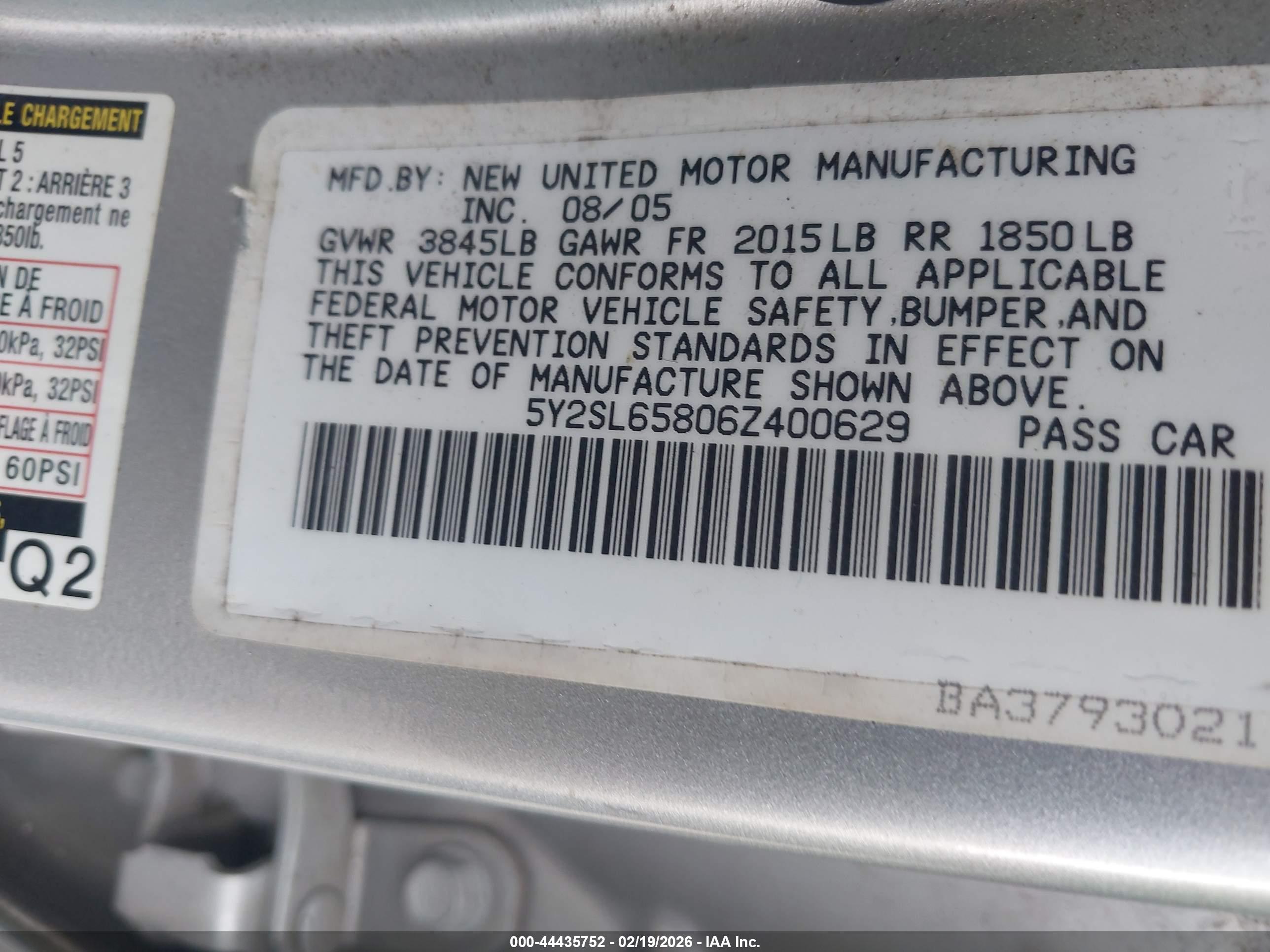 PONTIAC VIBE image 9