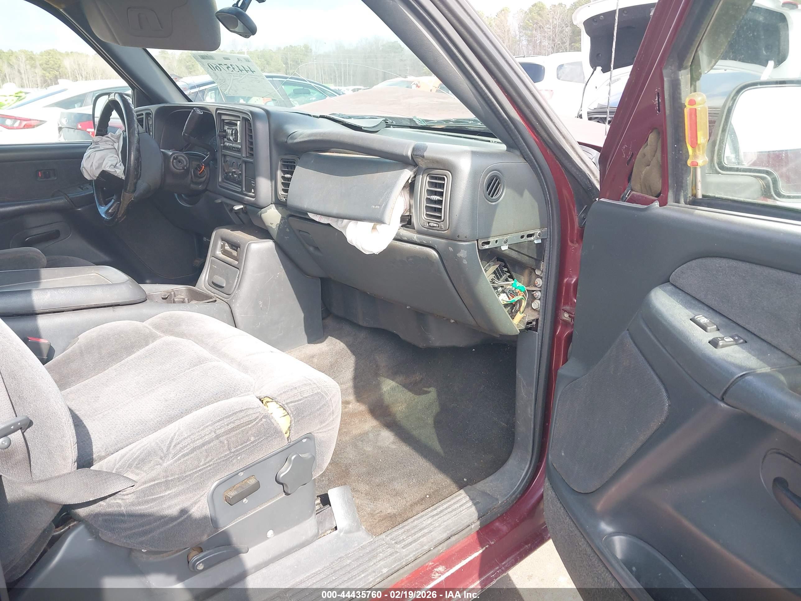 CHEVROLET SILVERADO image 5