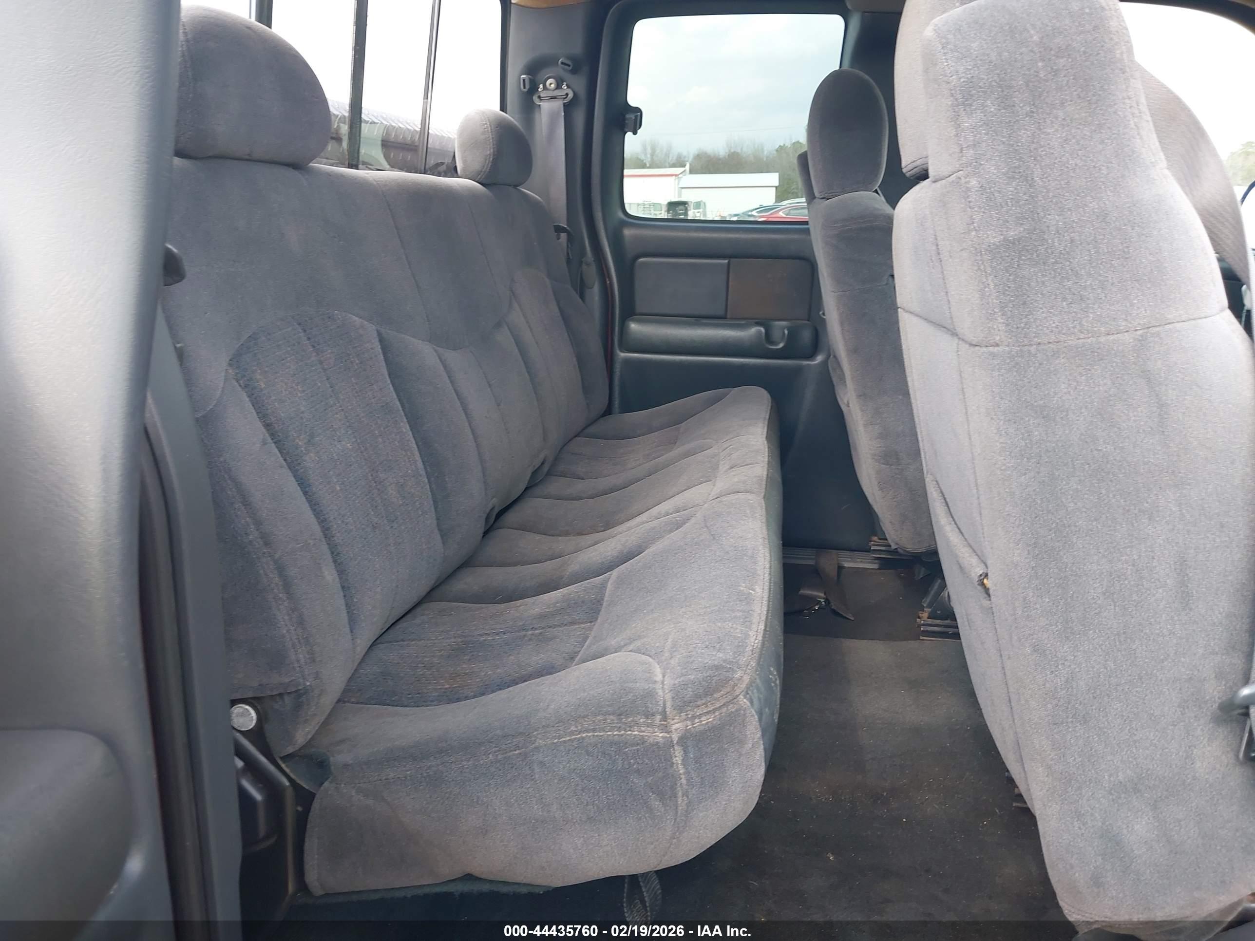 CHEVROLET SILVERADO image 8