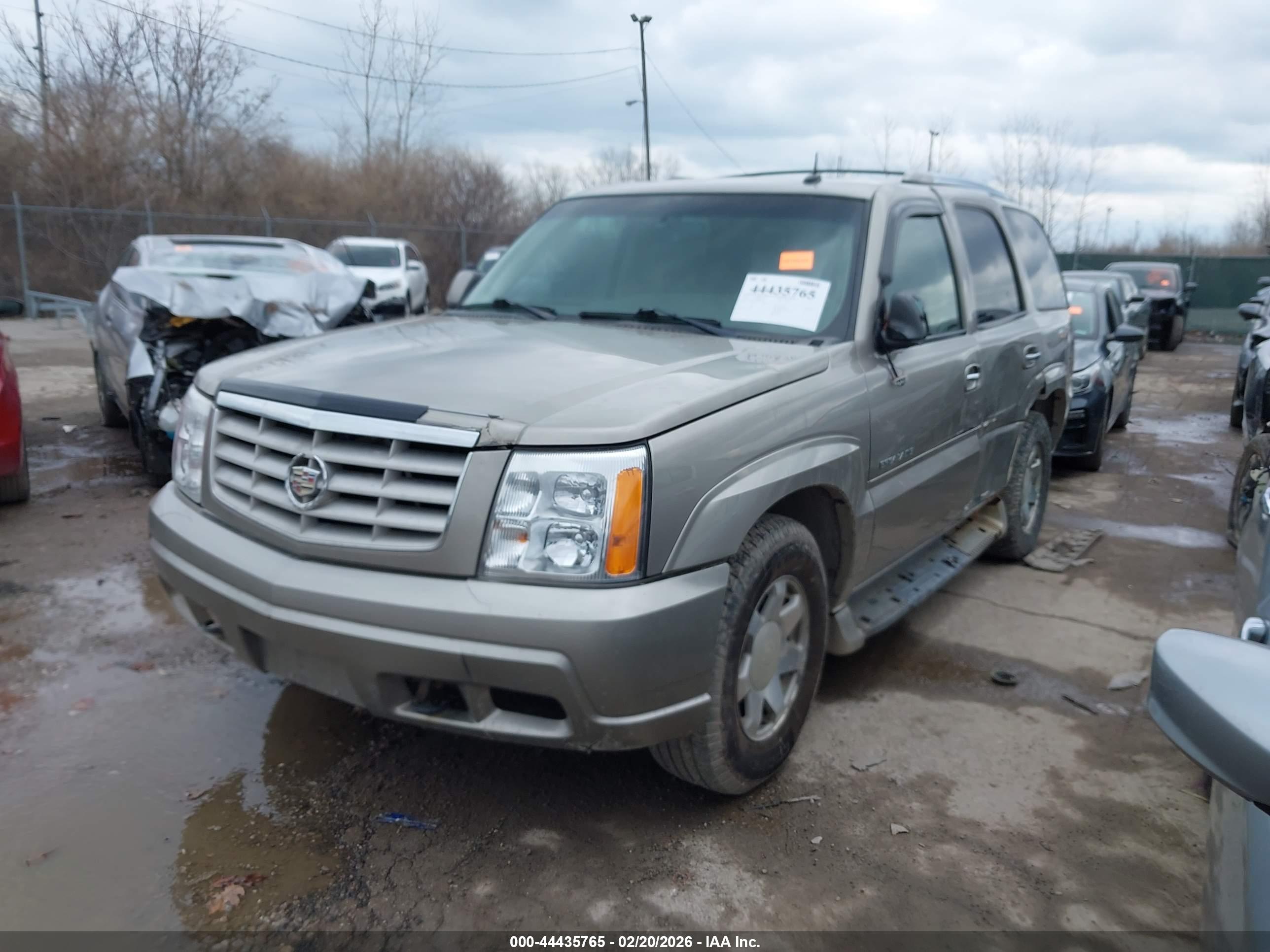 CADILLAC ESCALADE image 2
