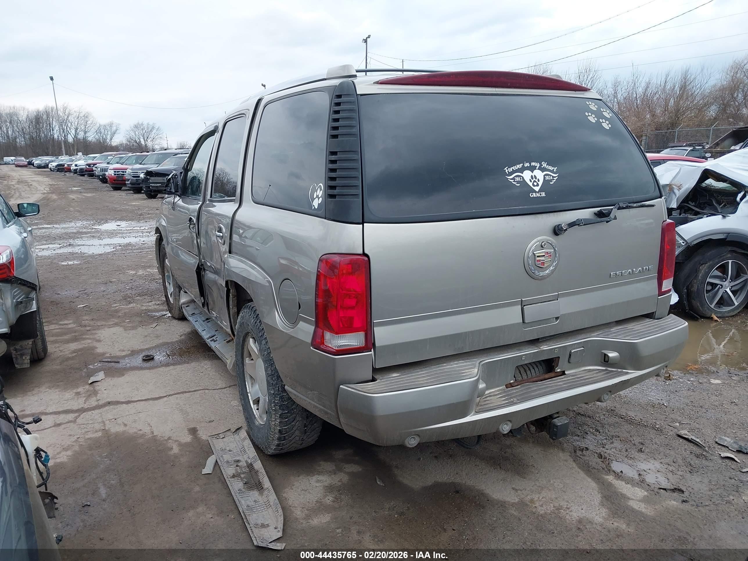 CADILLAC ESCALADE image 3