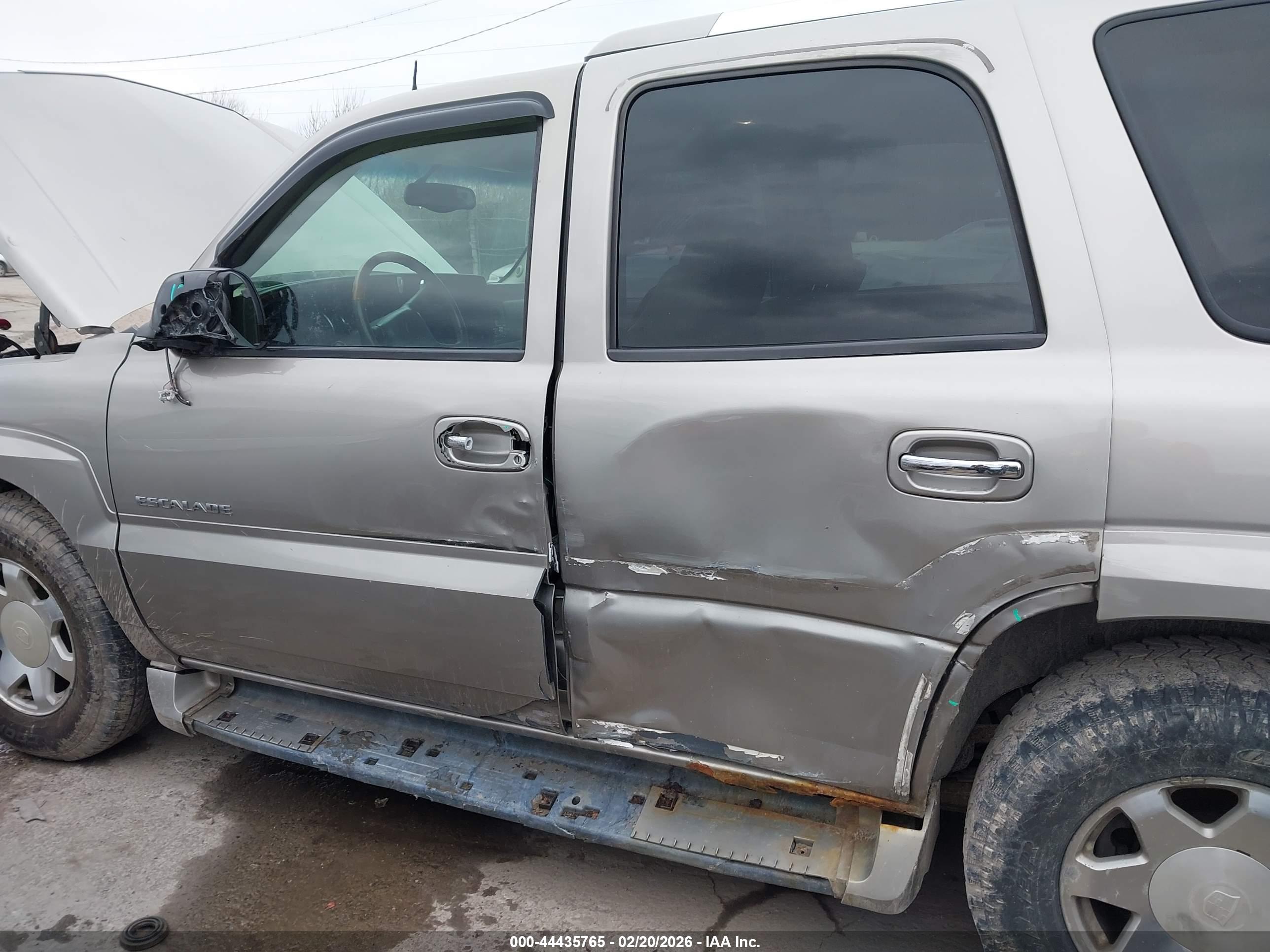 CADILLAC ESCALADE image 6
