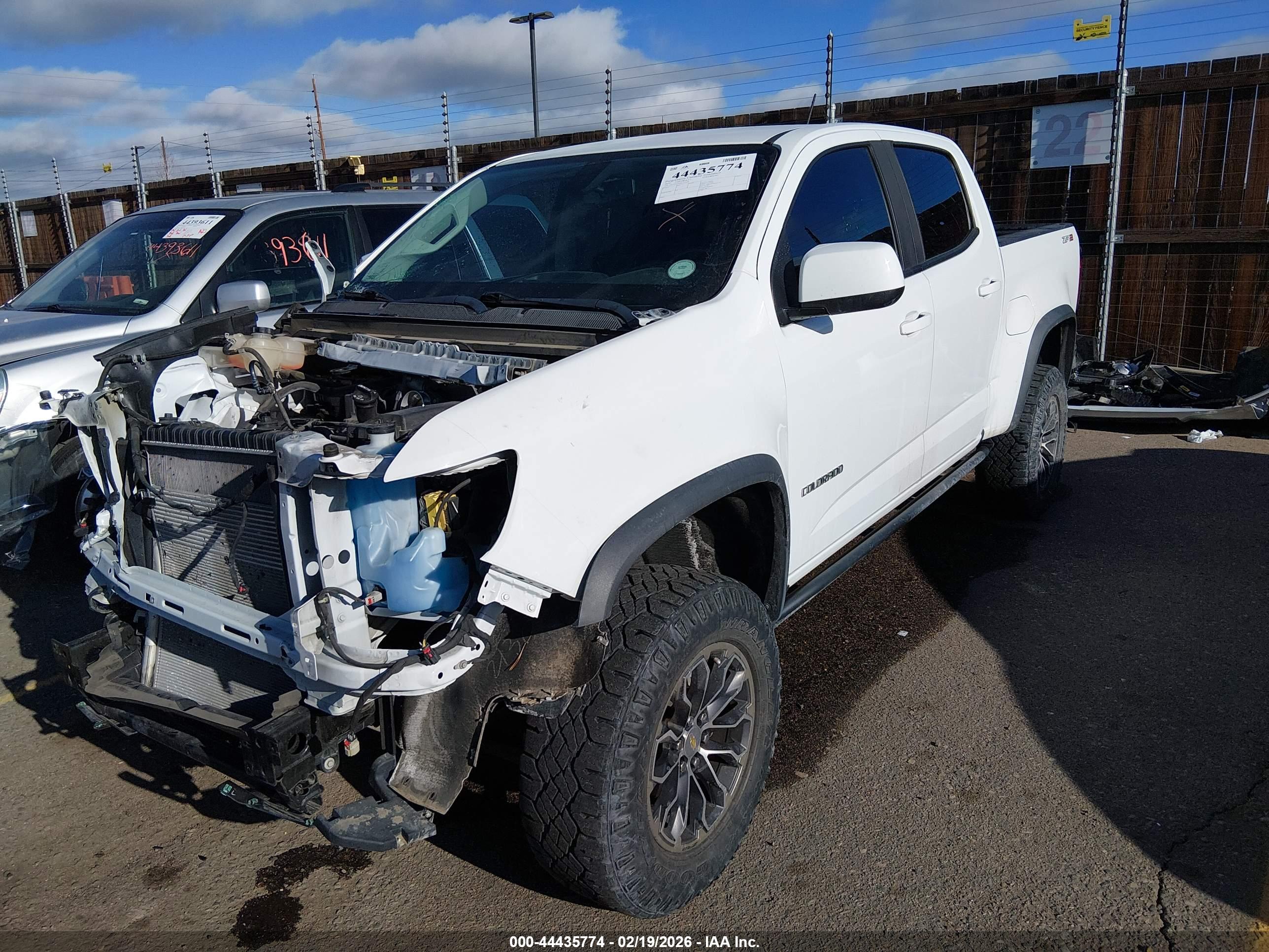 CHEVROLET COLORADO image 2
