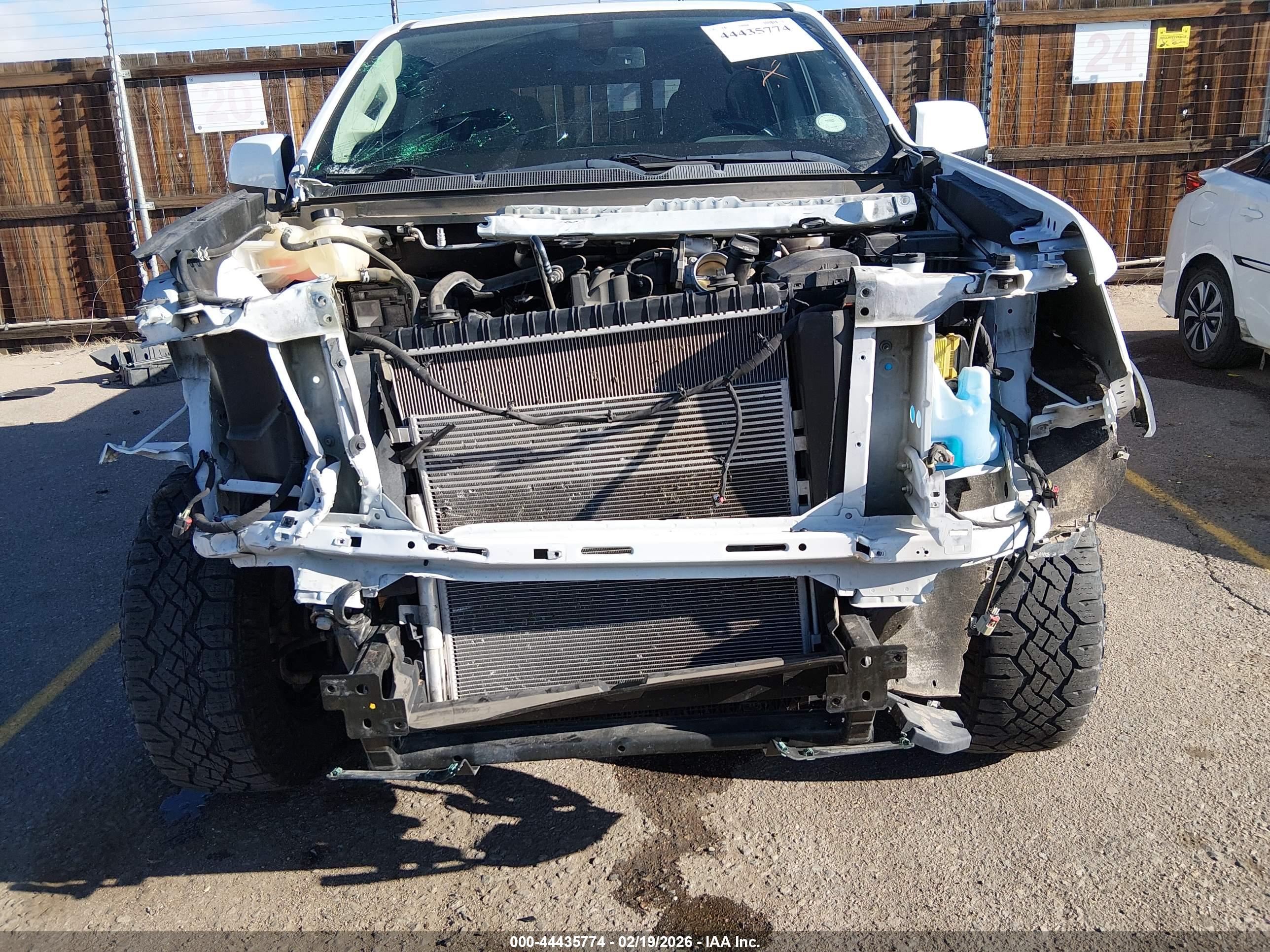 CHEVROLET COLORADO image 6