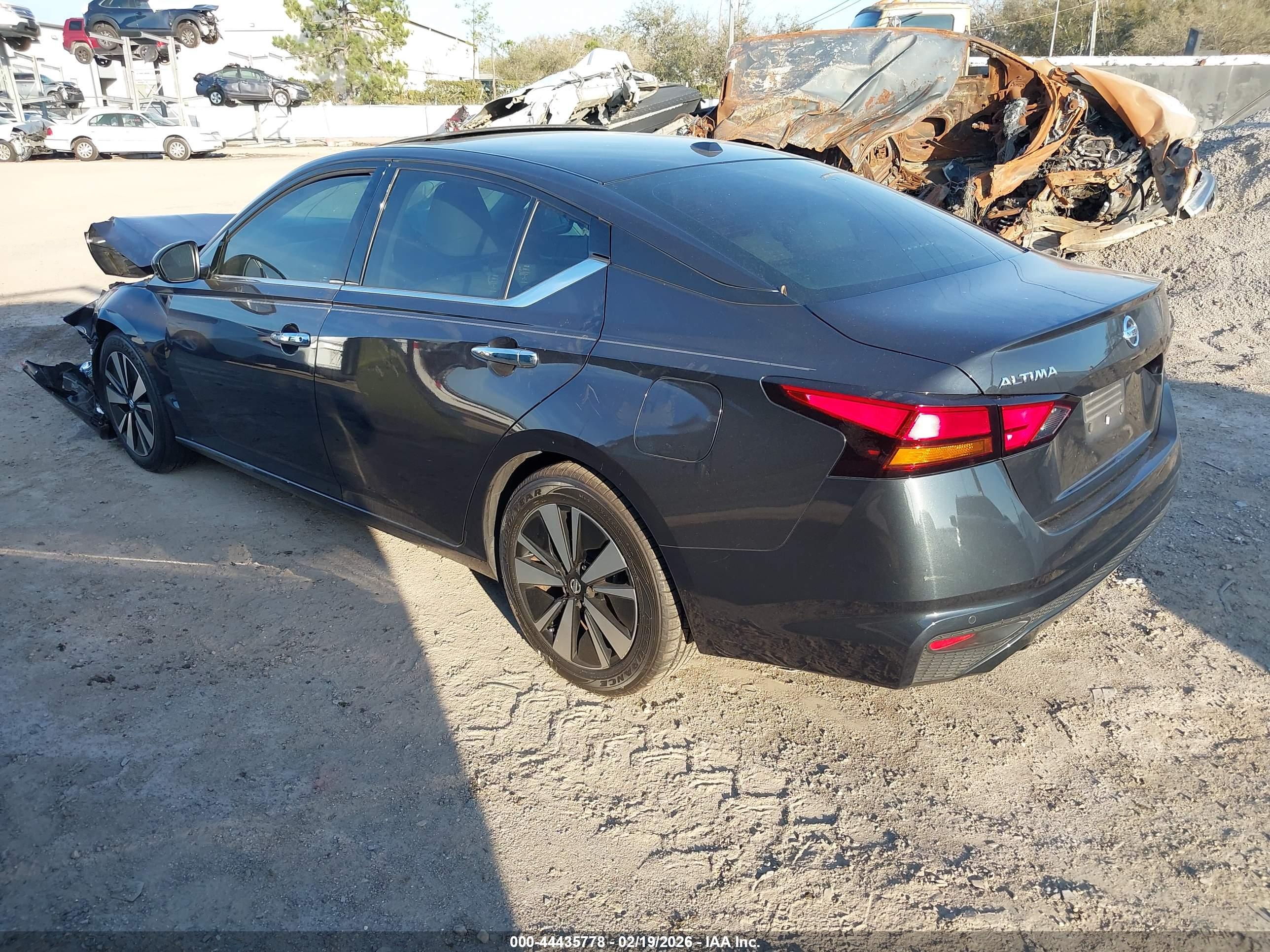 NISSAN ALTIMA image 3