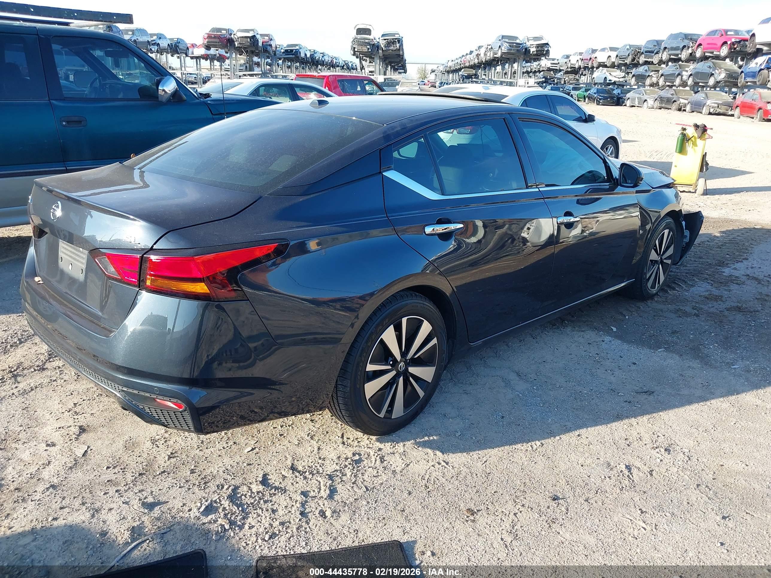 NISSAN ALTIMA image 4