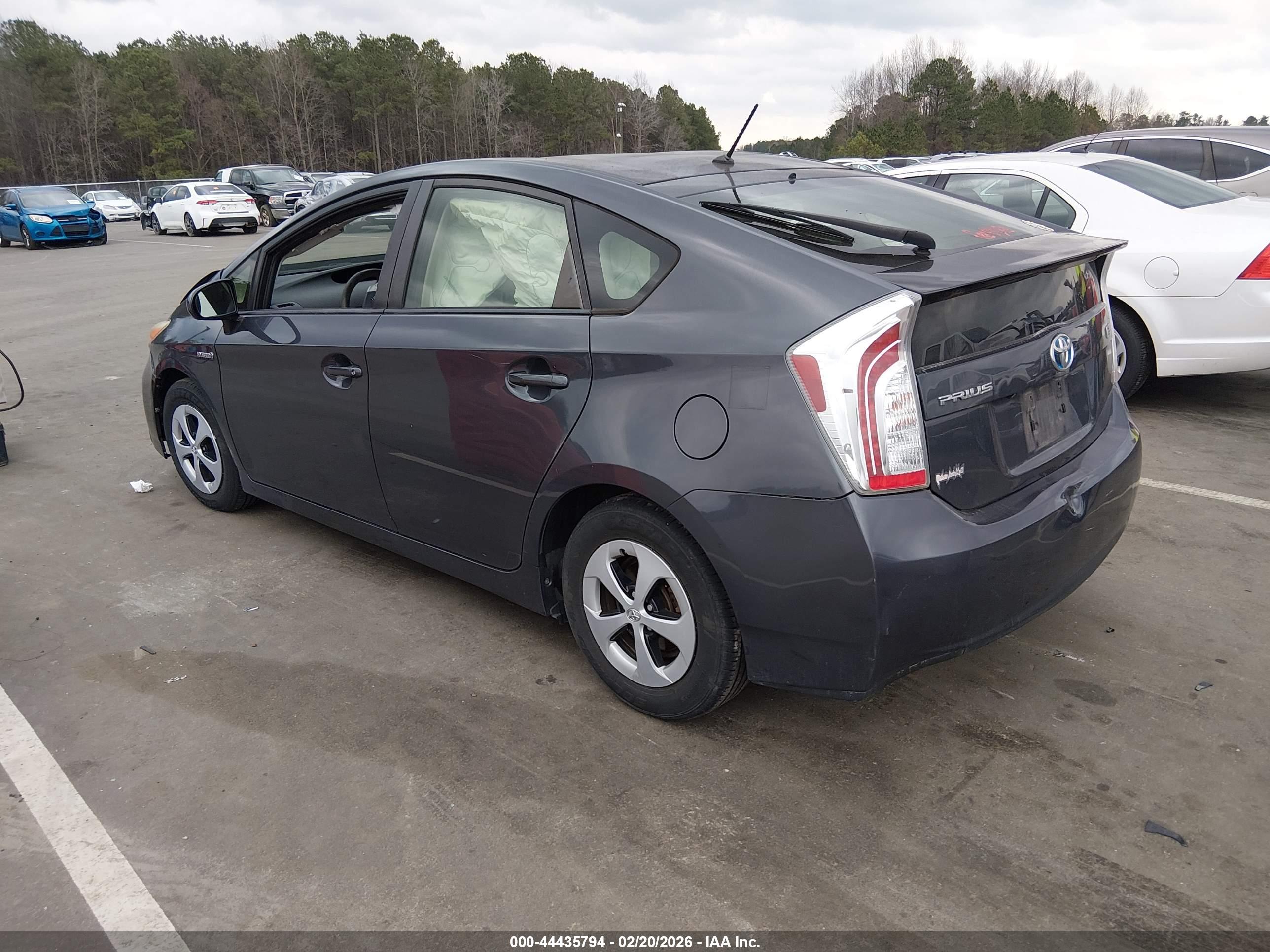 TOYOTA PRIUS image 3