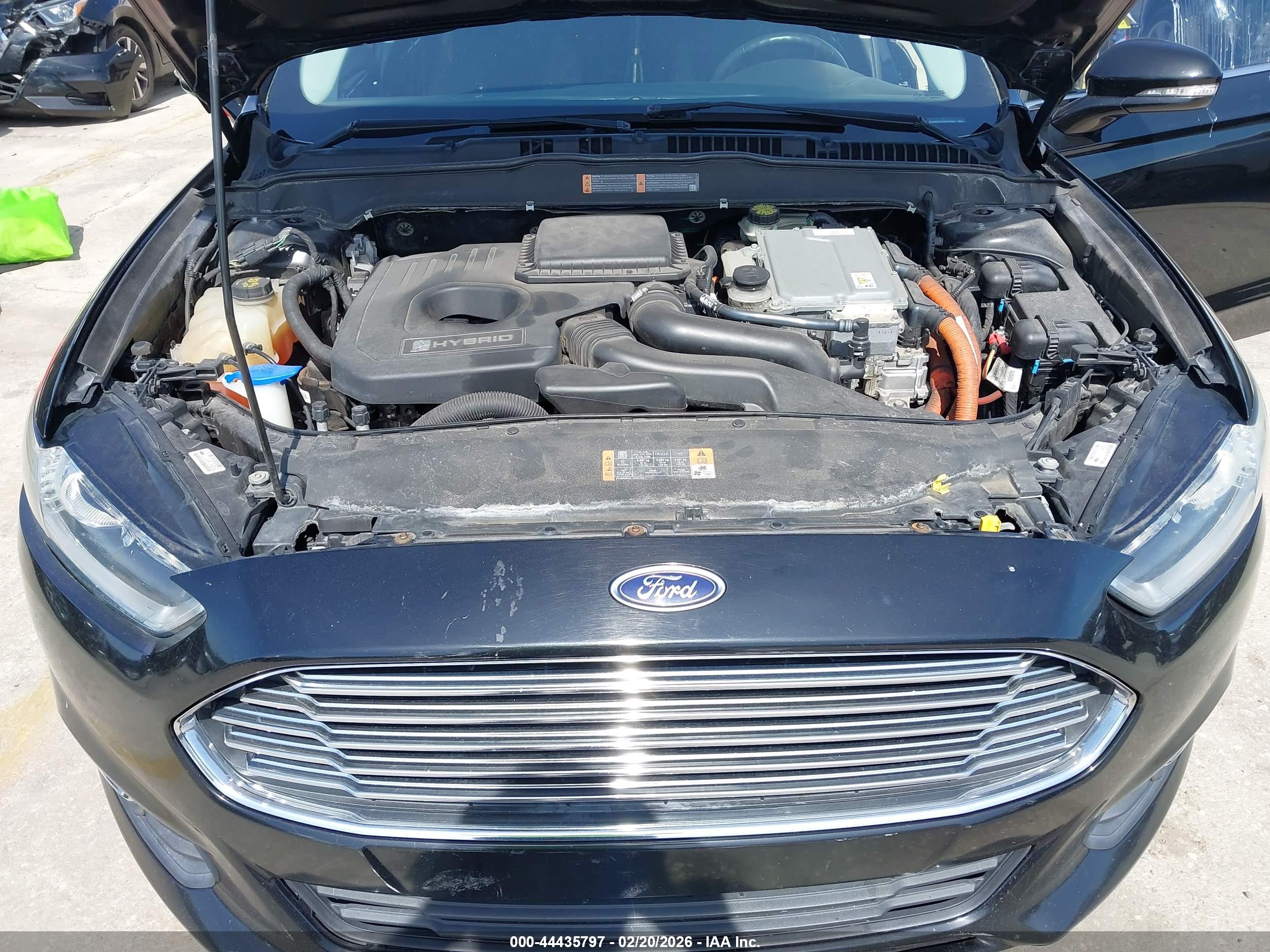 FORD FUSION image 10