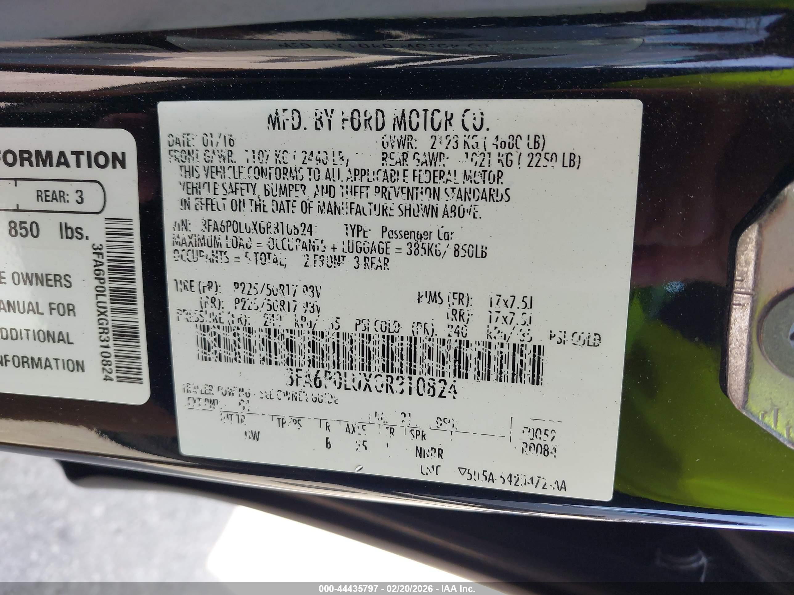 FORD FUSION image 9