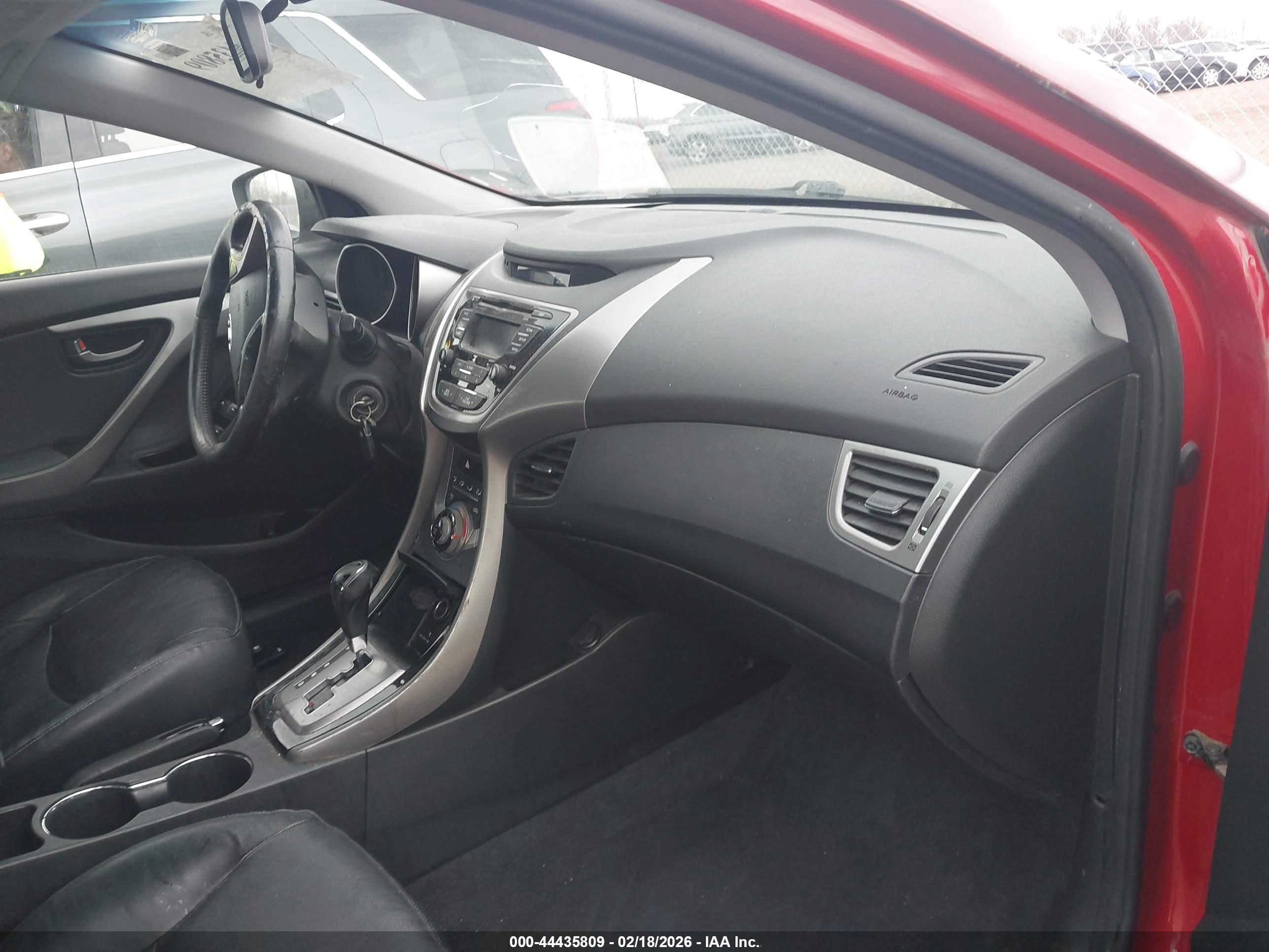 HYUNDAI ELANTRA image 5