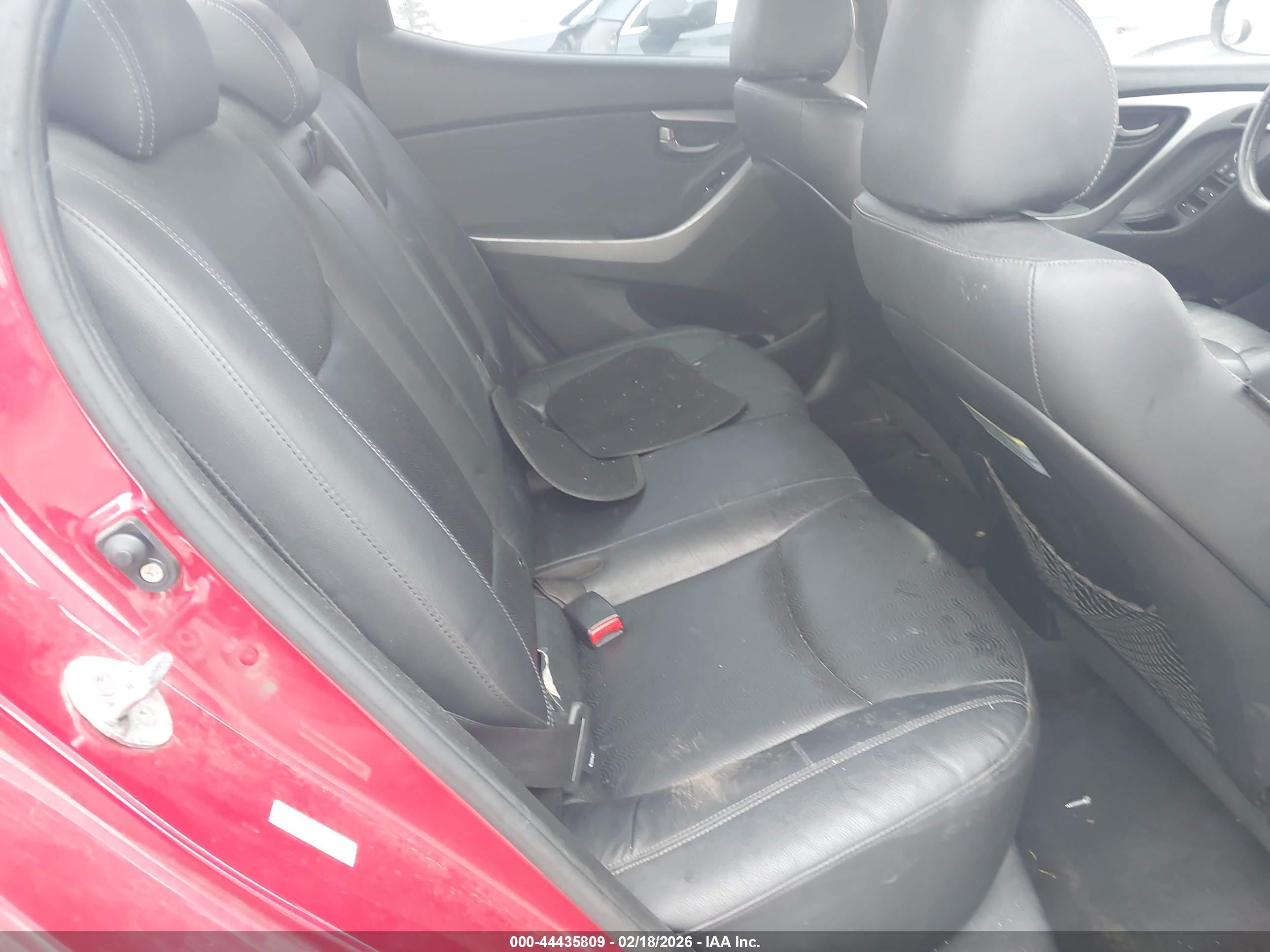 HYUNDAI ELANTRA image 8