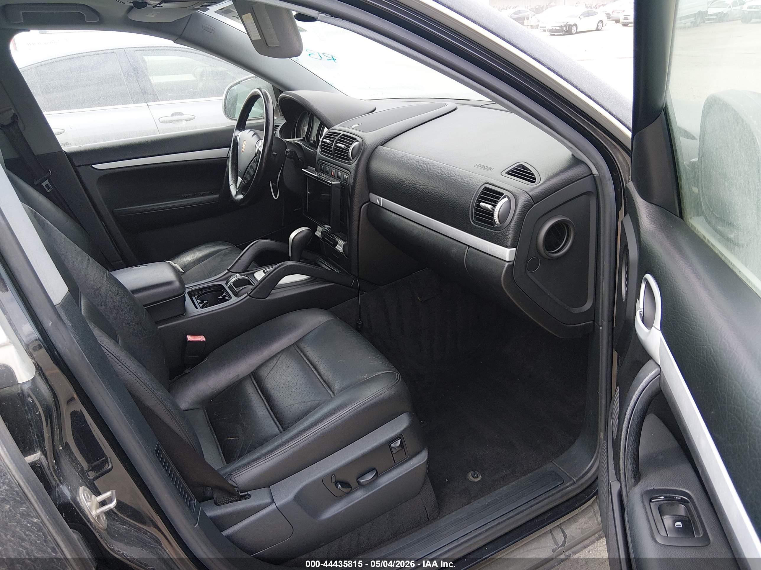 PORSCHE CAYENNE image 5