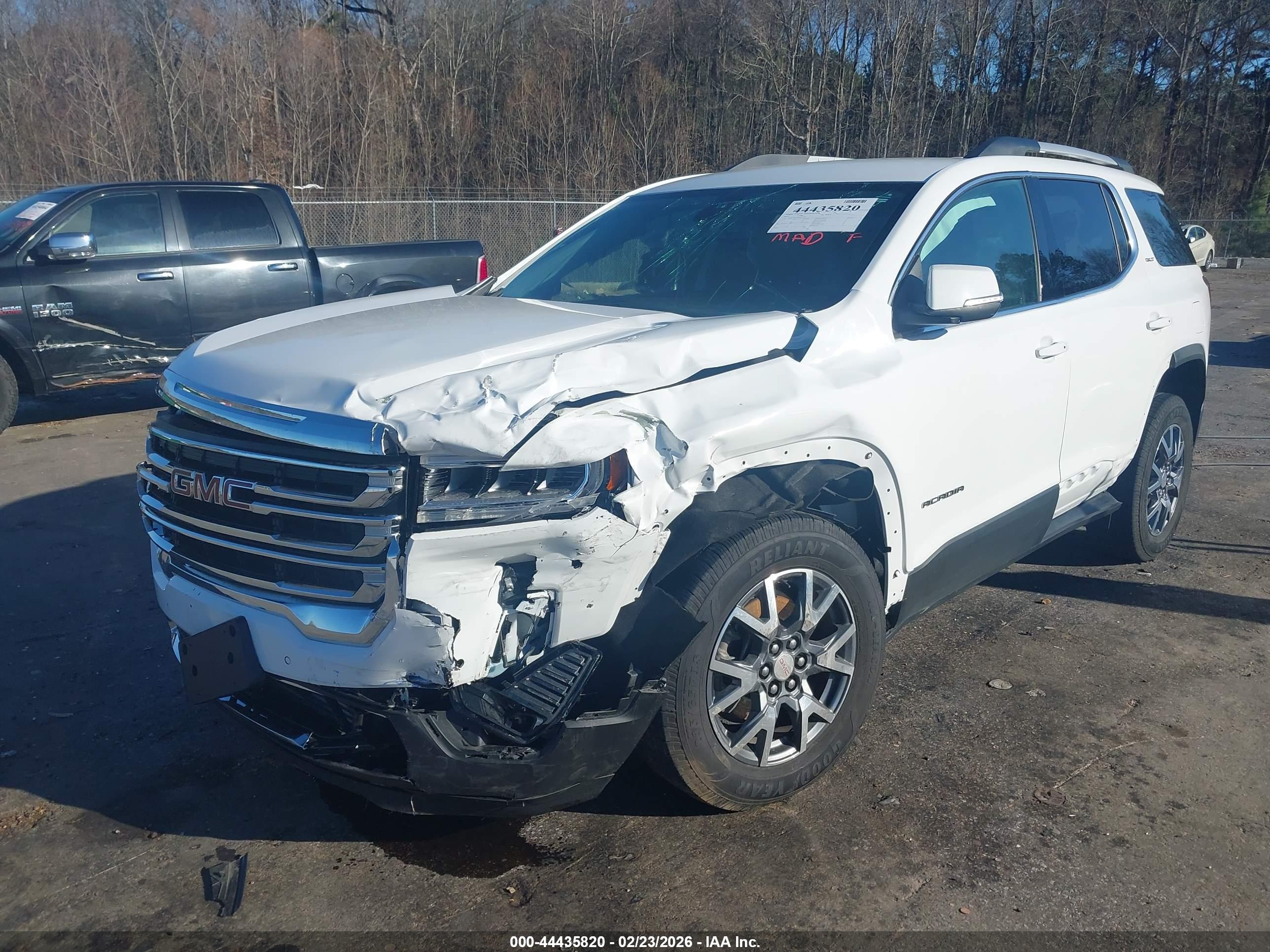 GMC ACADIA image 6