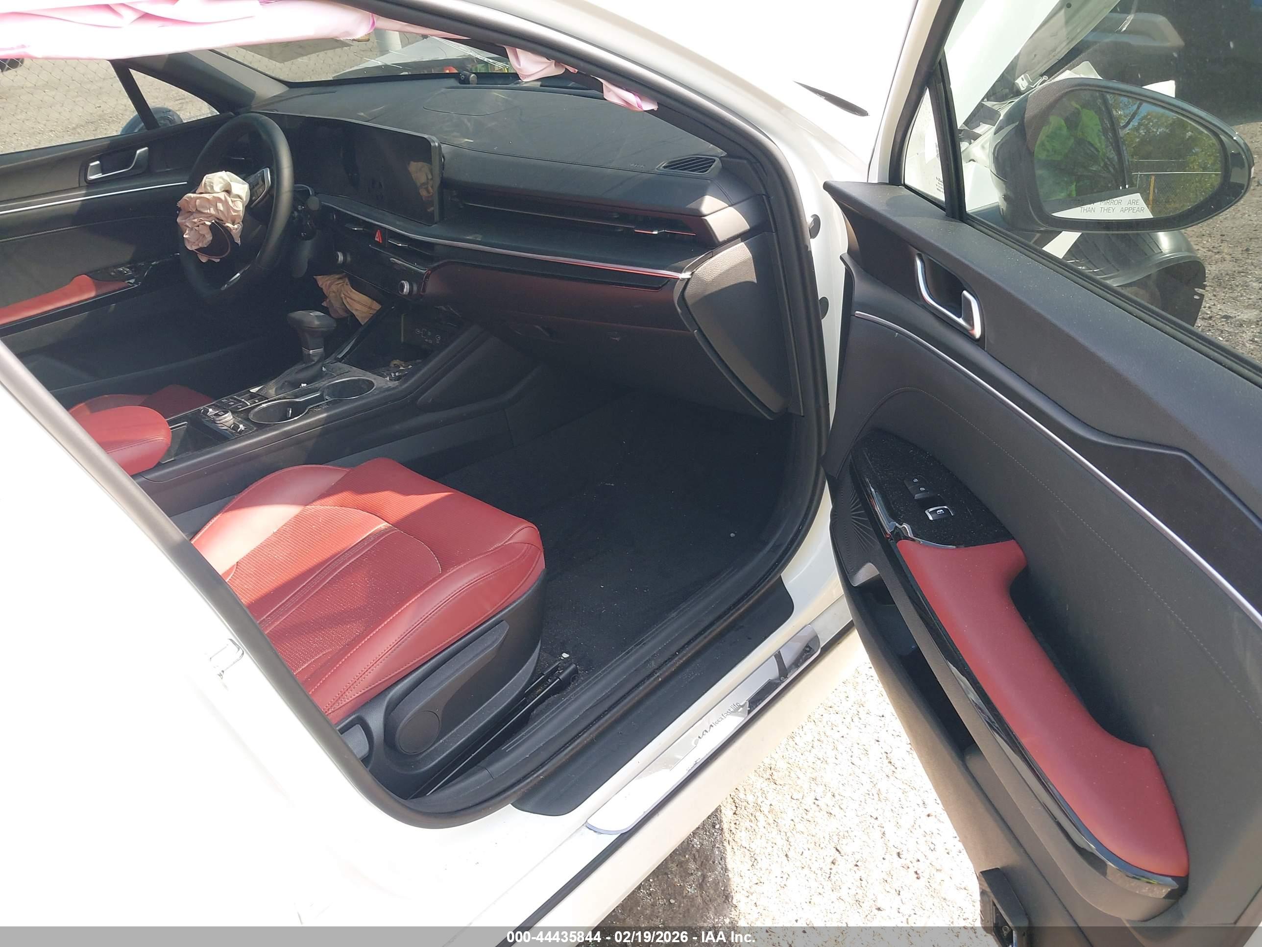 KIA K5 image 5