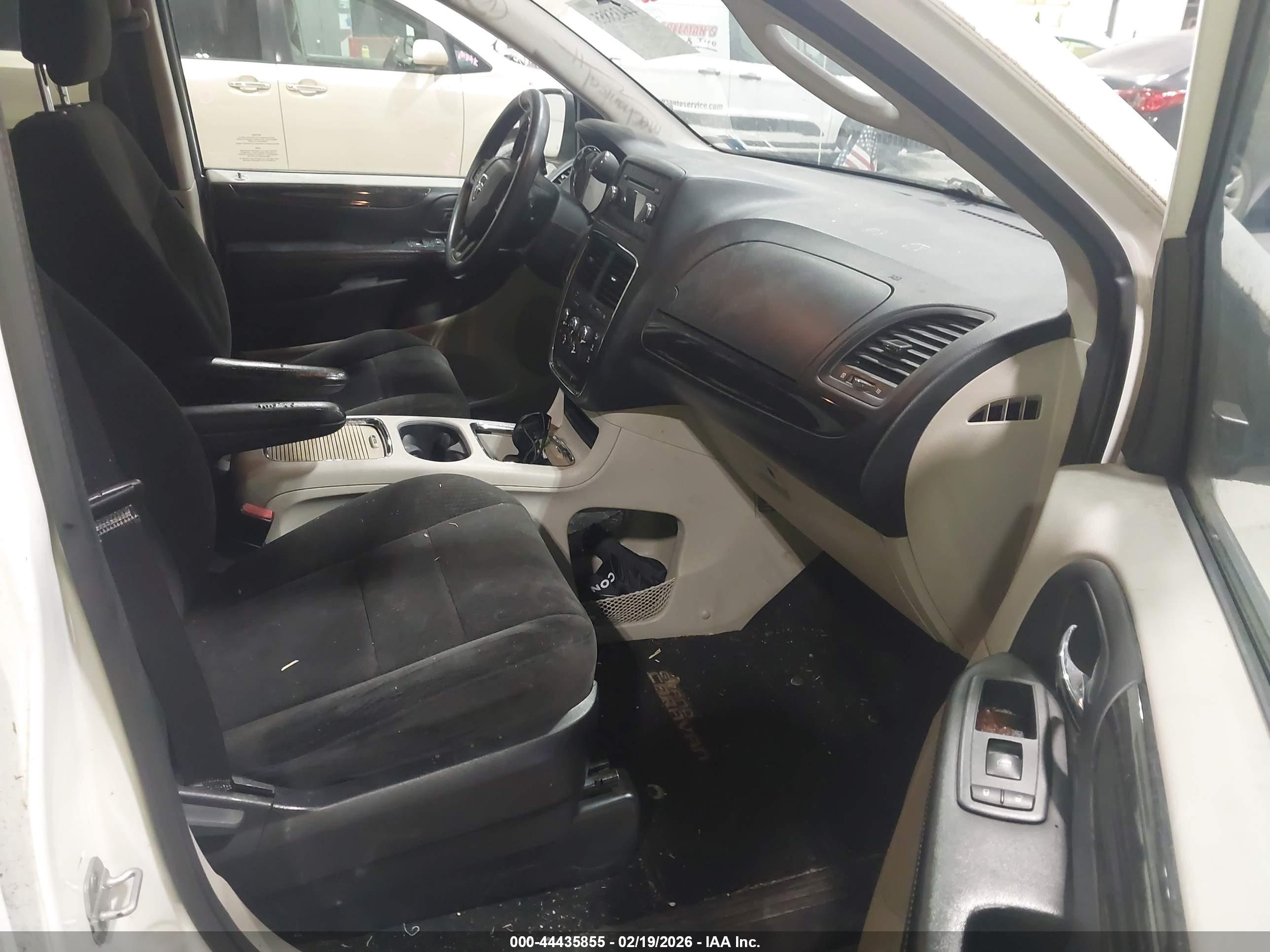 DODGE GRAND image 5