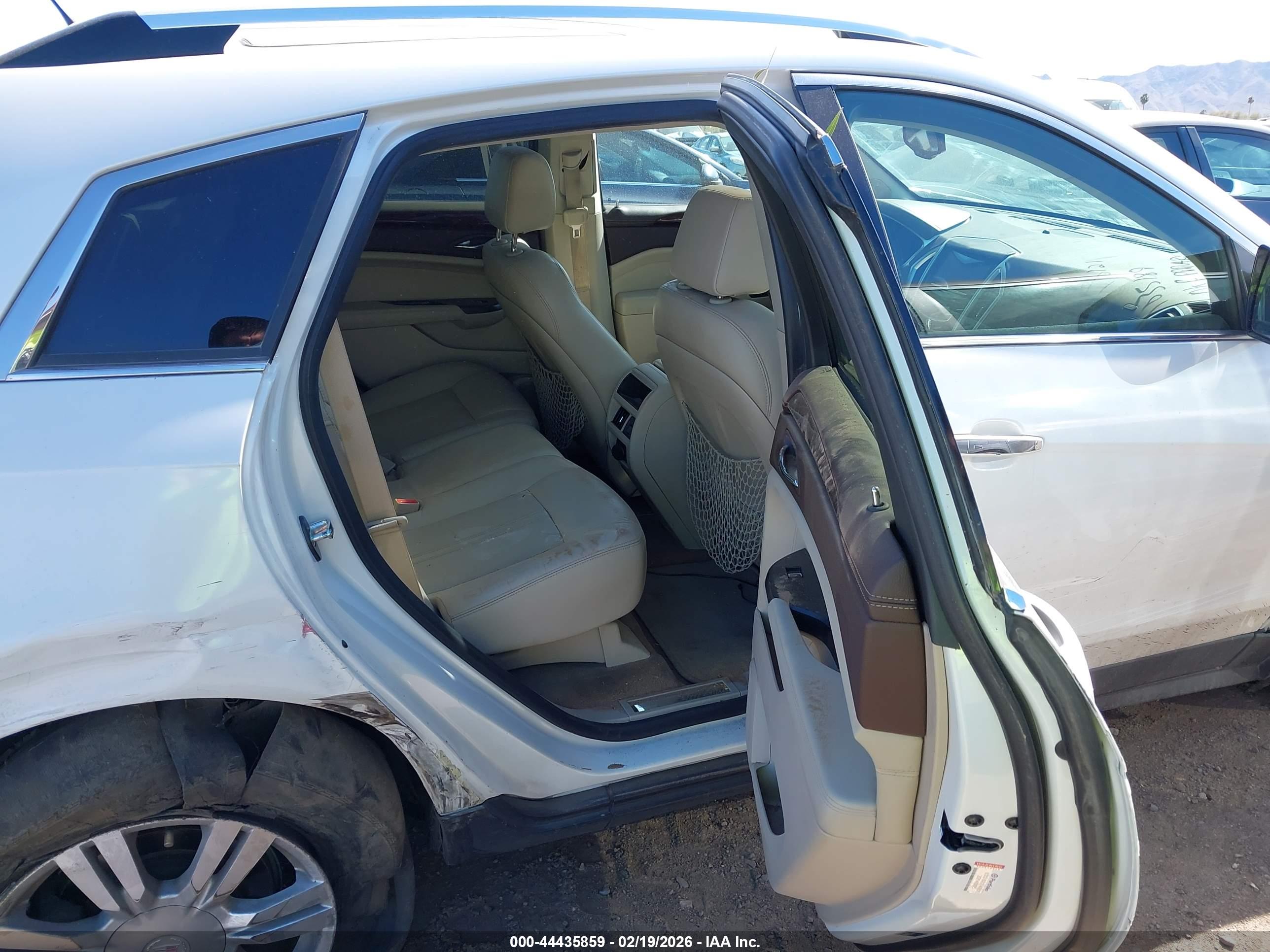 CADILLAC SRX image 8