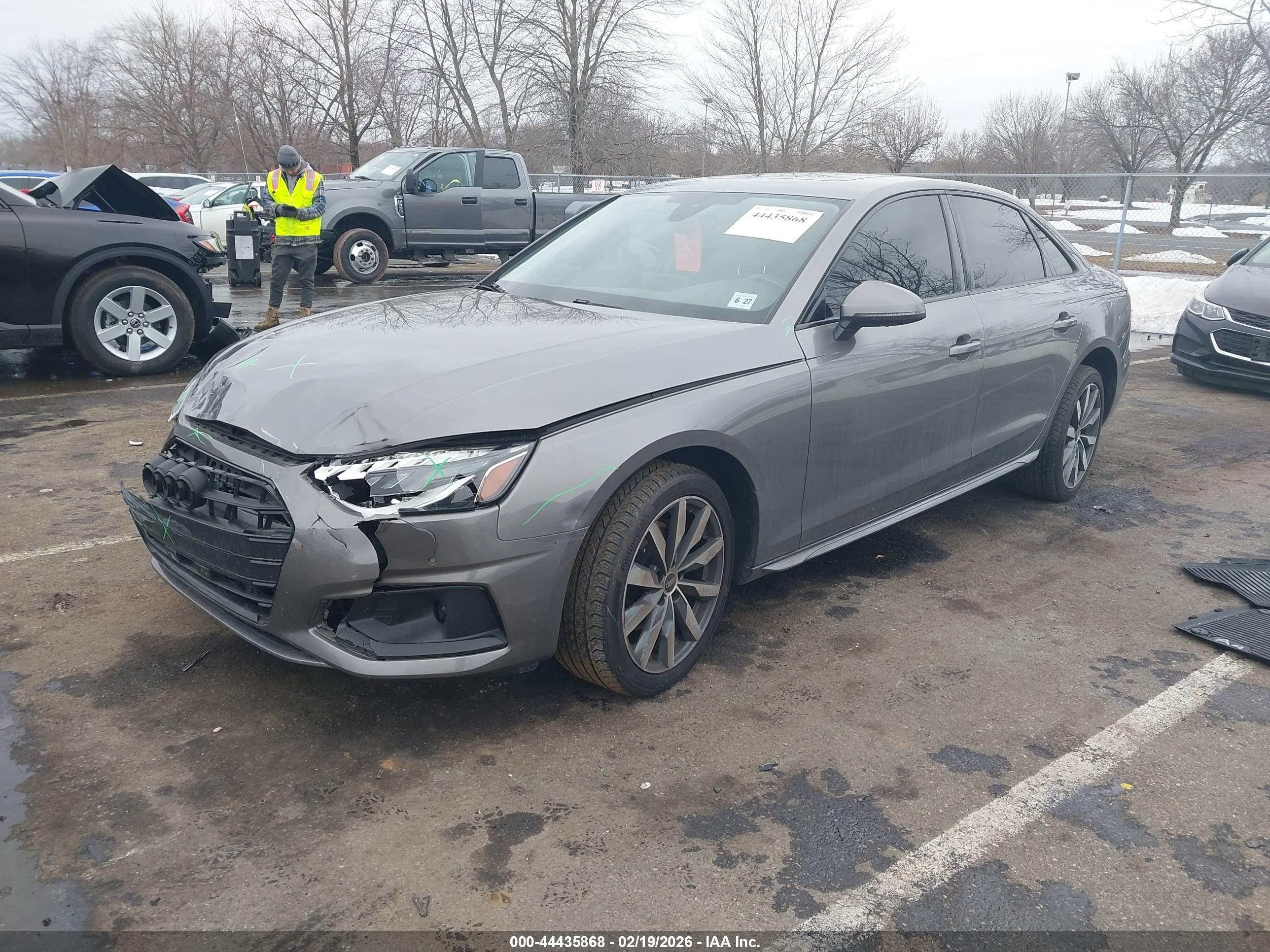 AUDI A4 image 2