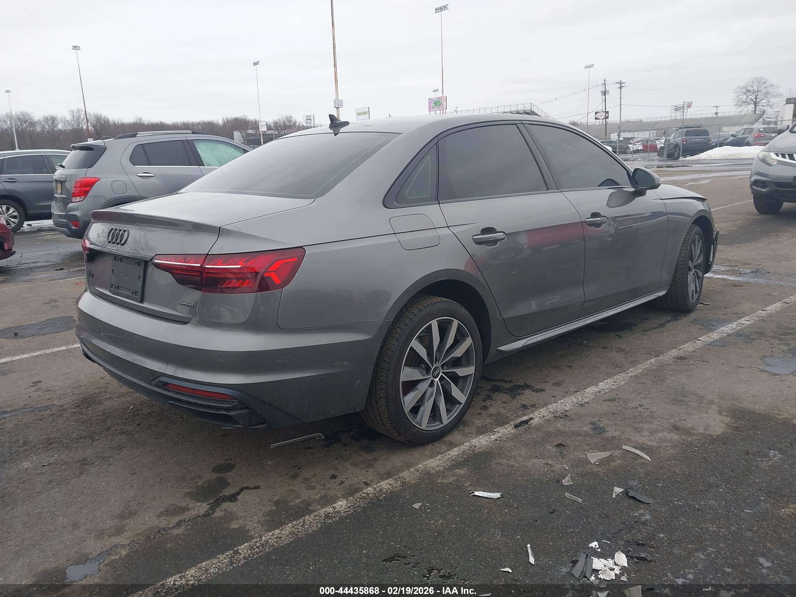 AUDI A4 image 4