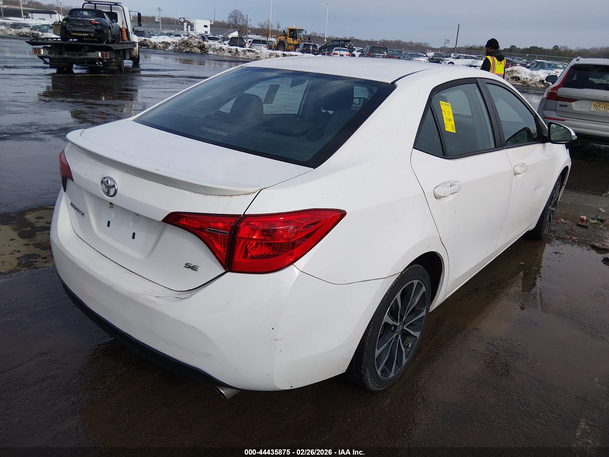 TOYOTA COROLLA image 4