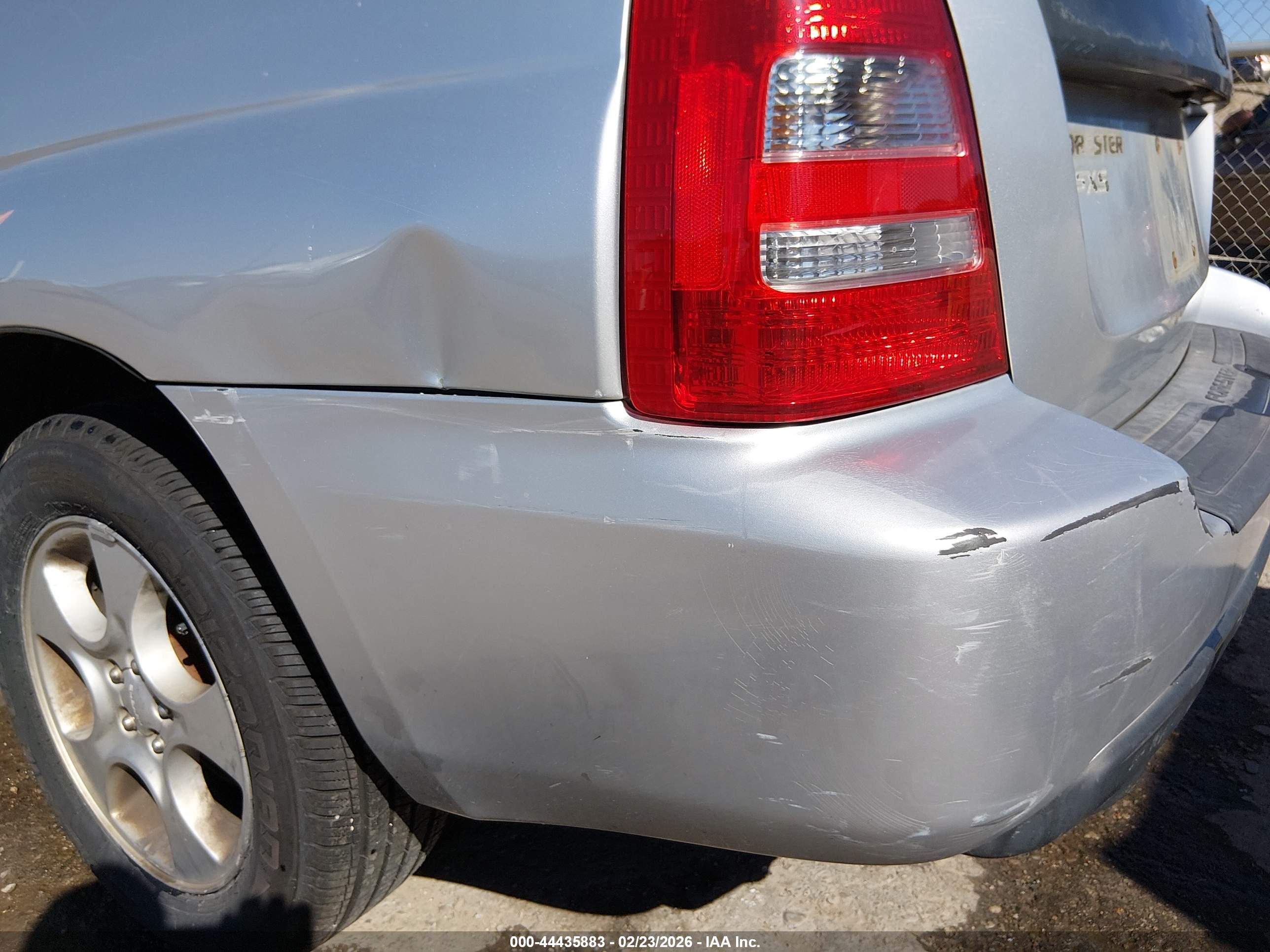SUBARU FORESTER image 6