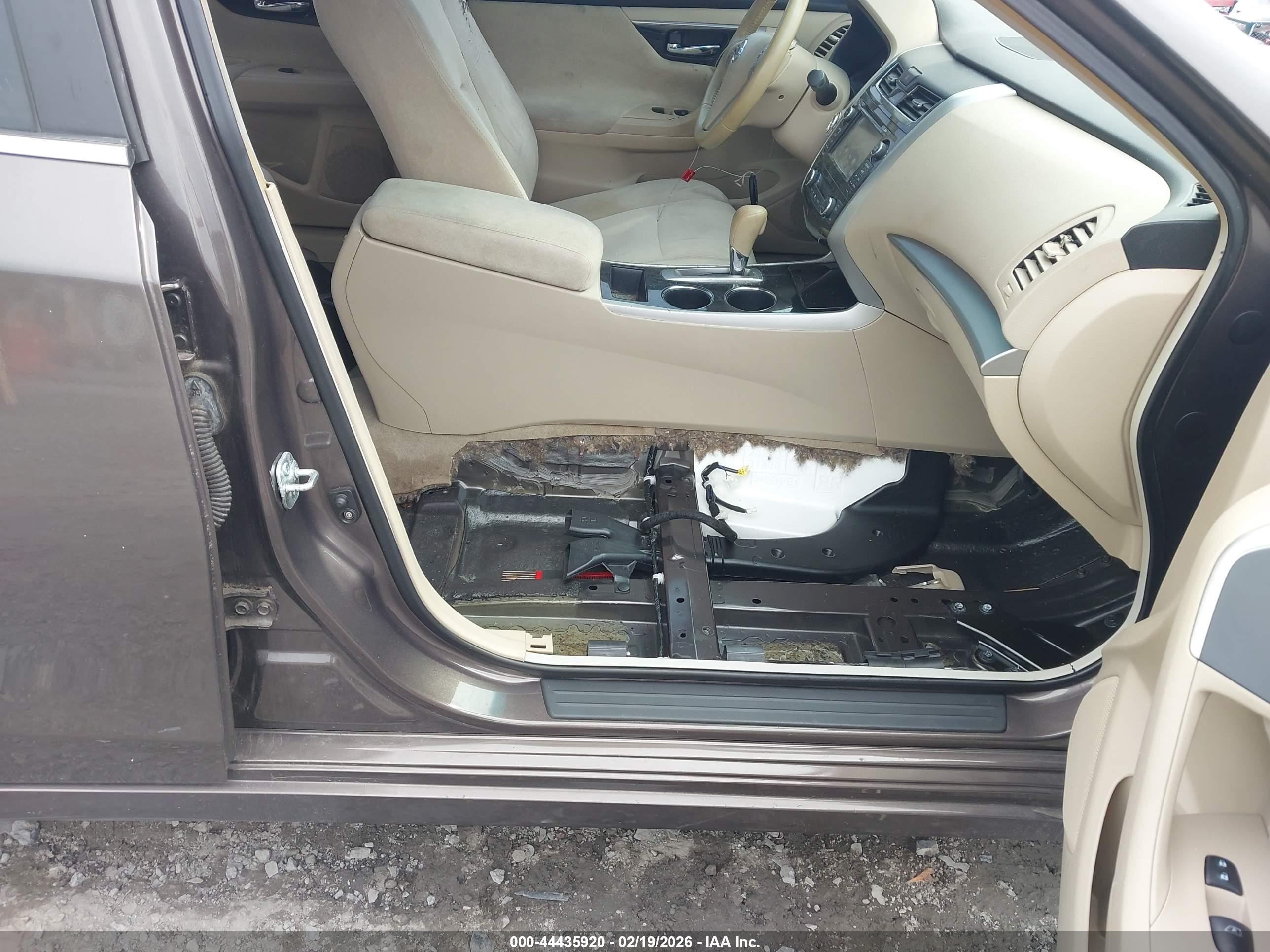 NISSAN ALTIMA image 6