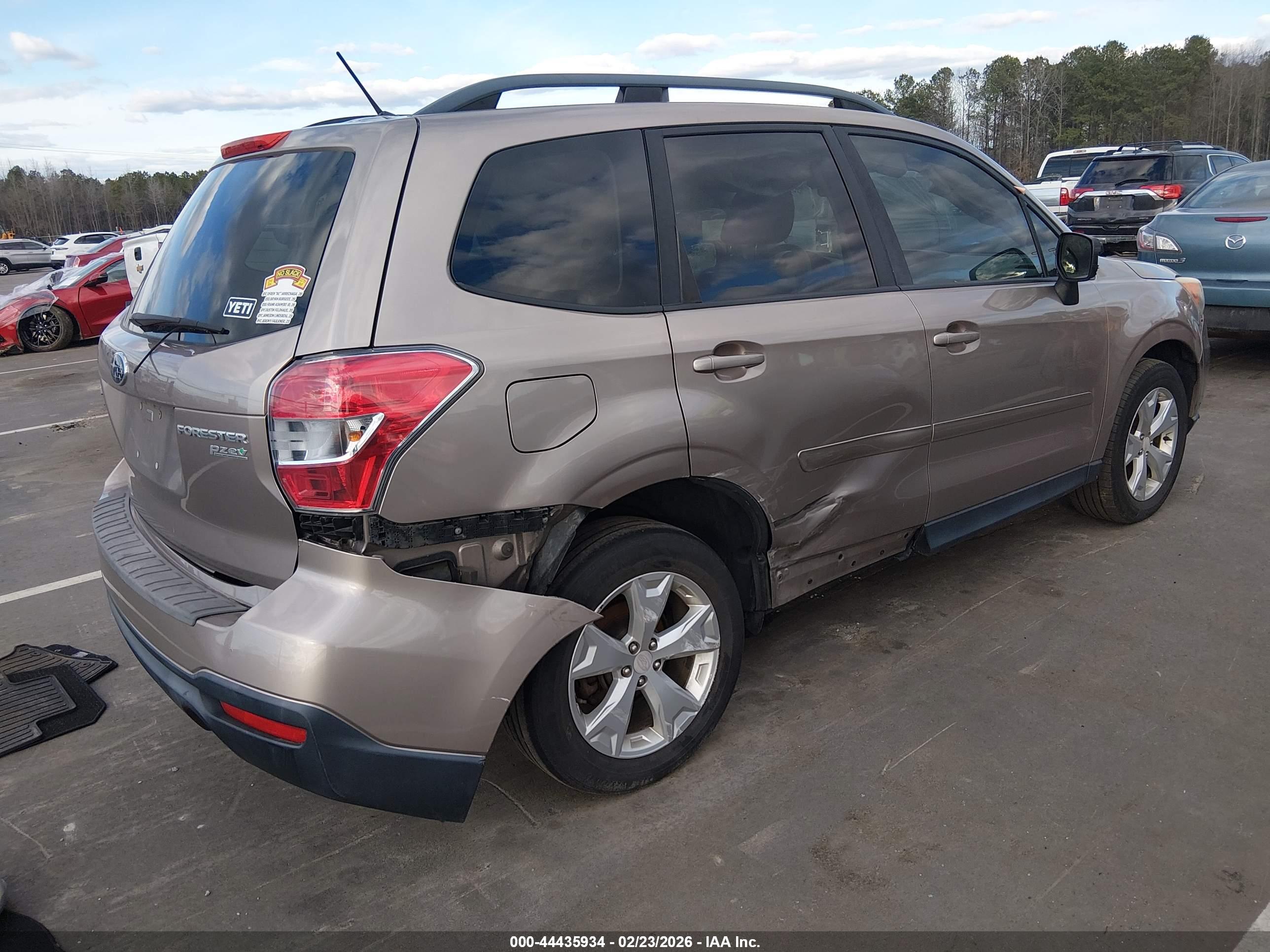 SUBARU FORESTER image 4