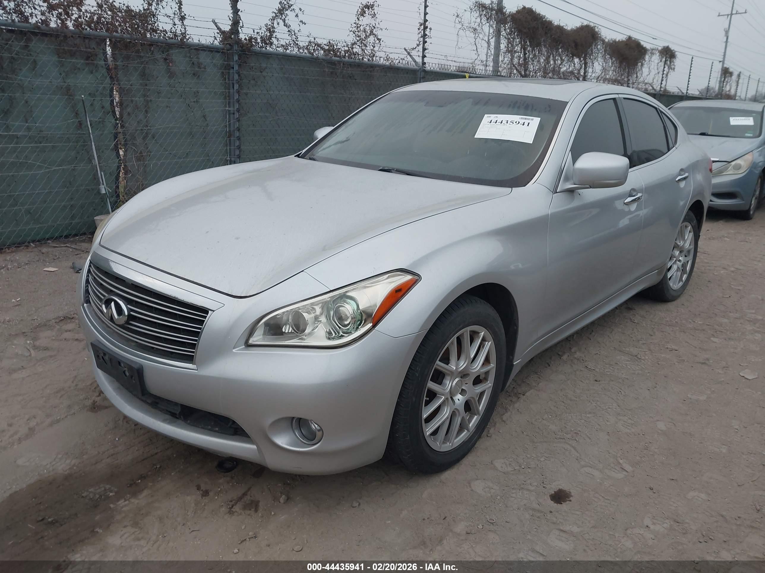 INFINITI M37X image 2