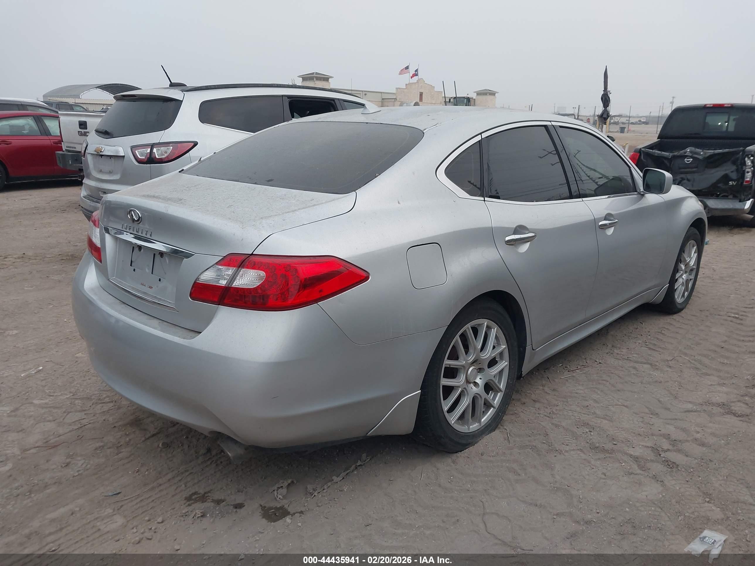 INFINITI M37X image 4