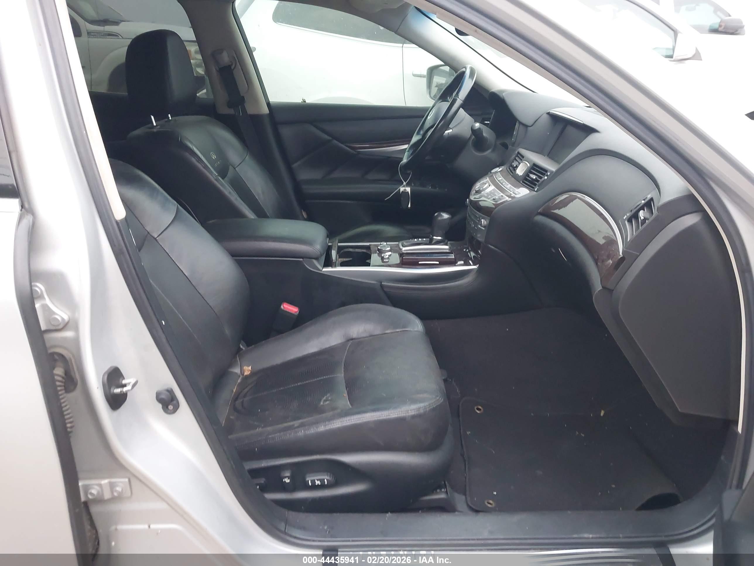 INFINITI M37X image 5