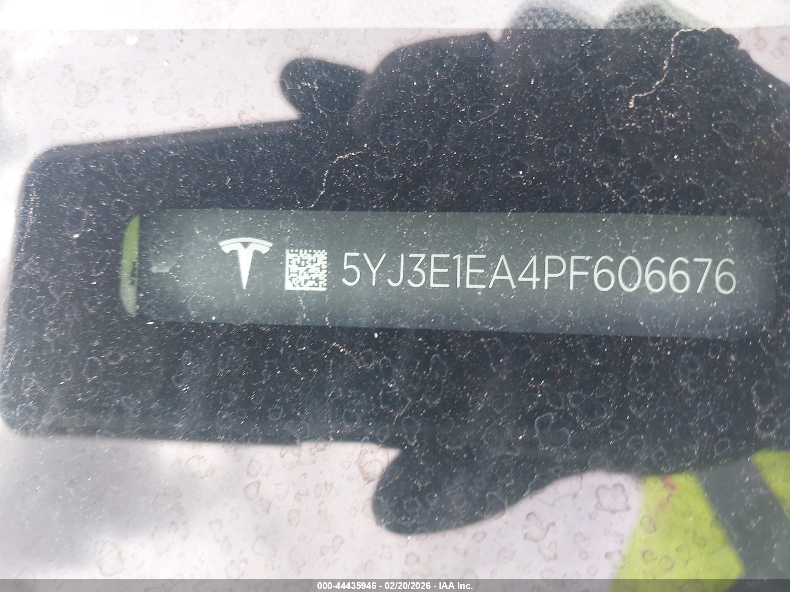 TESLA MODEL image 9