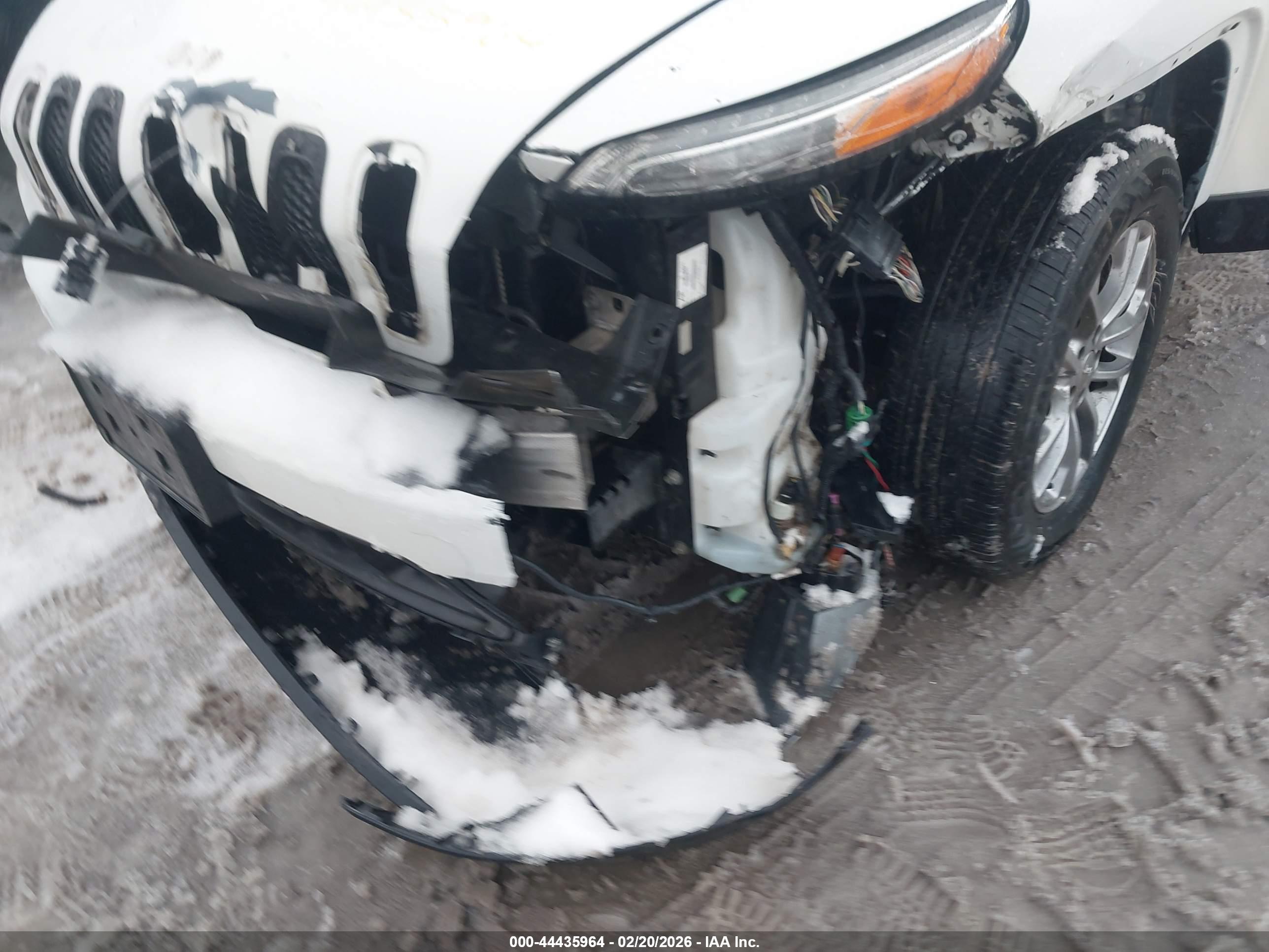 JEEP CHEROKEE image 6