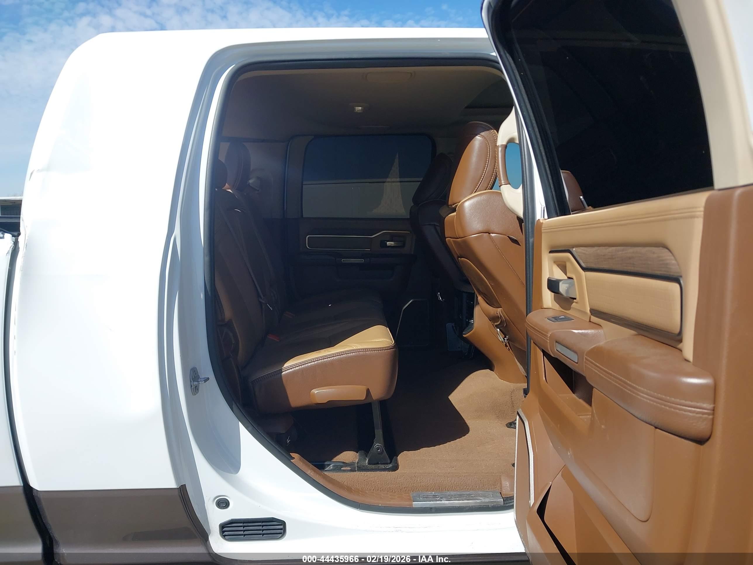 RAM 2500 image 8