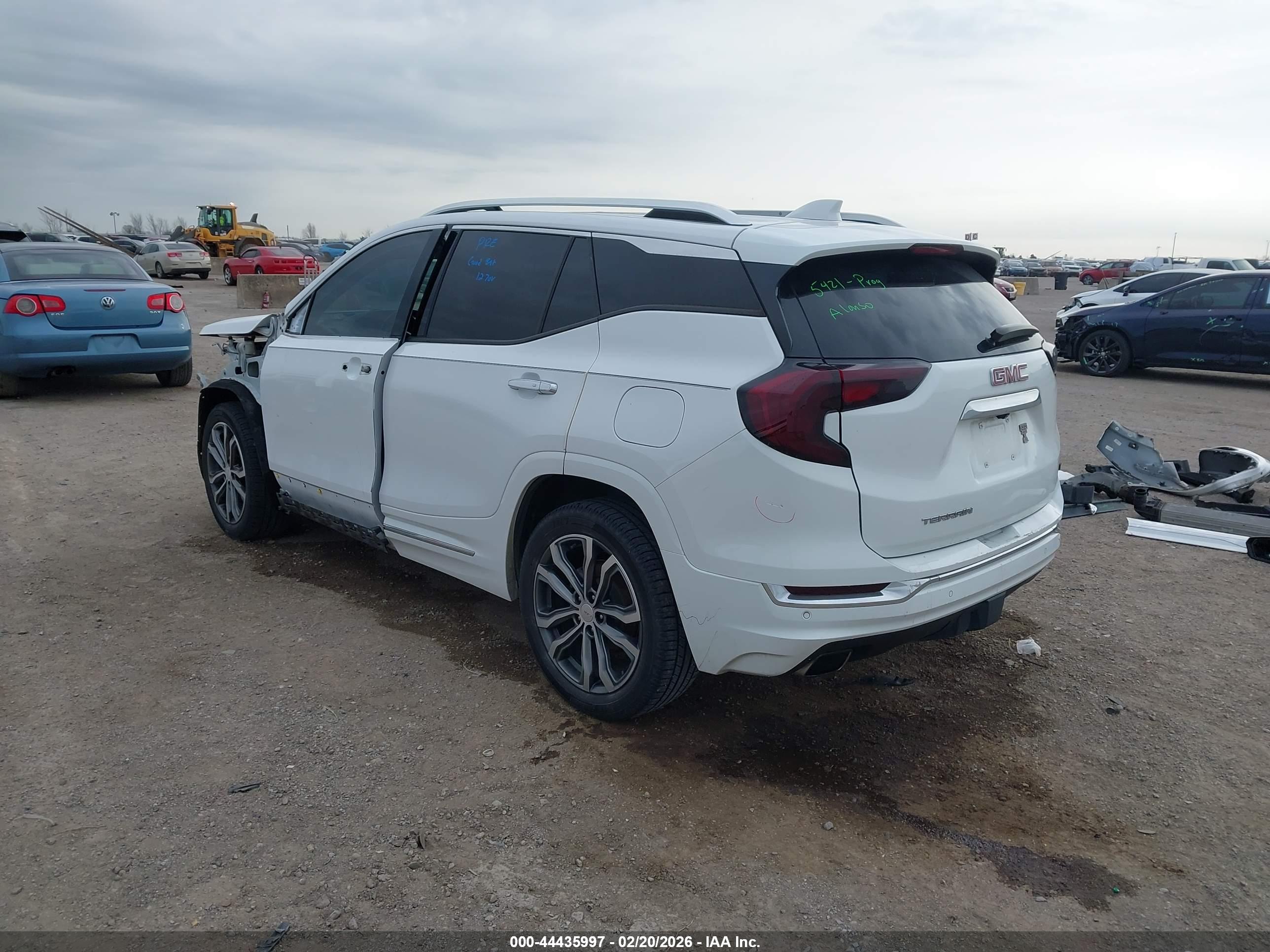 GMC TERRAIN image 3