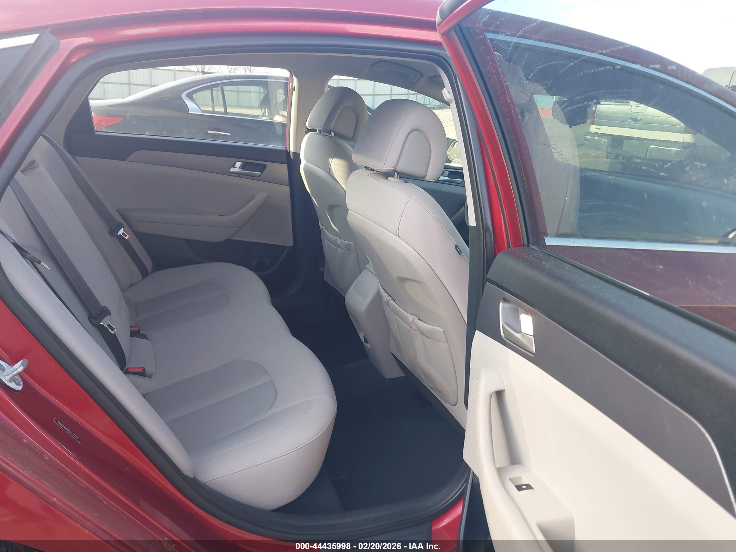 HYUNDAI SONATA image 8