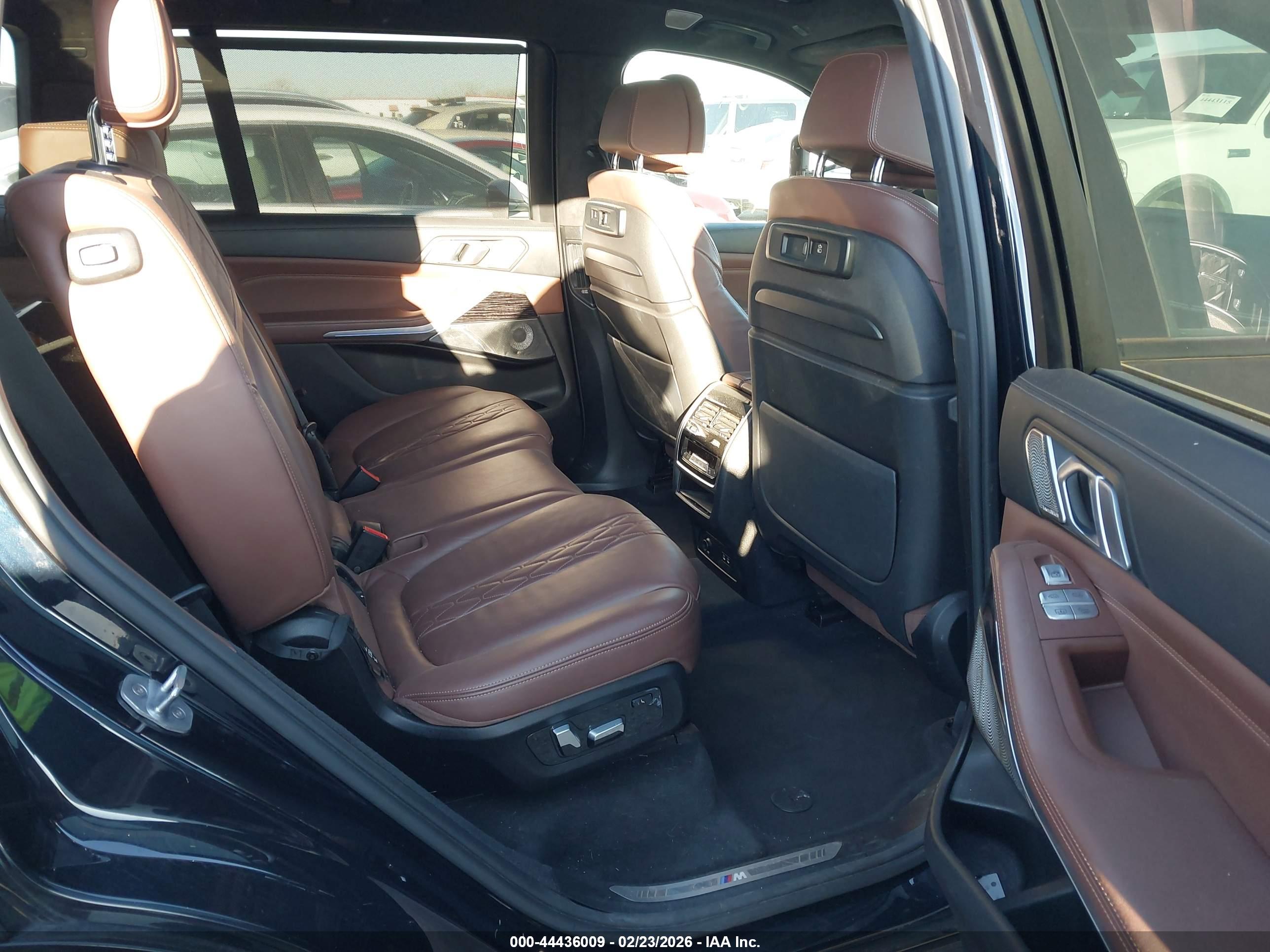 BMW X7 image 8