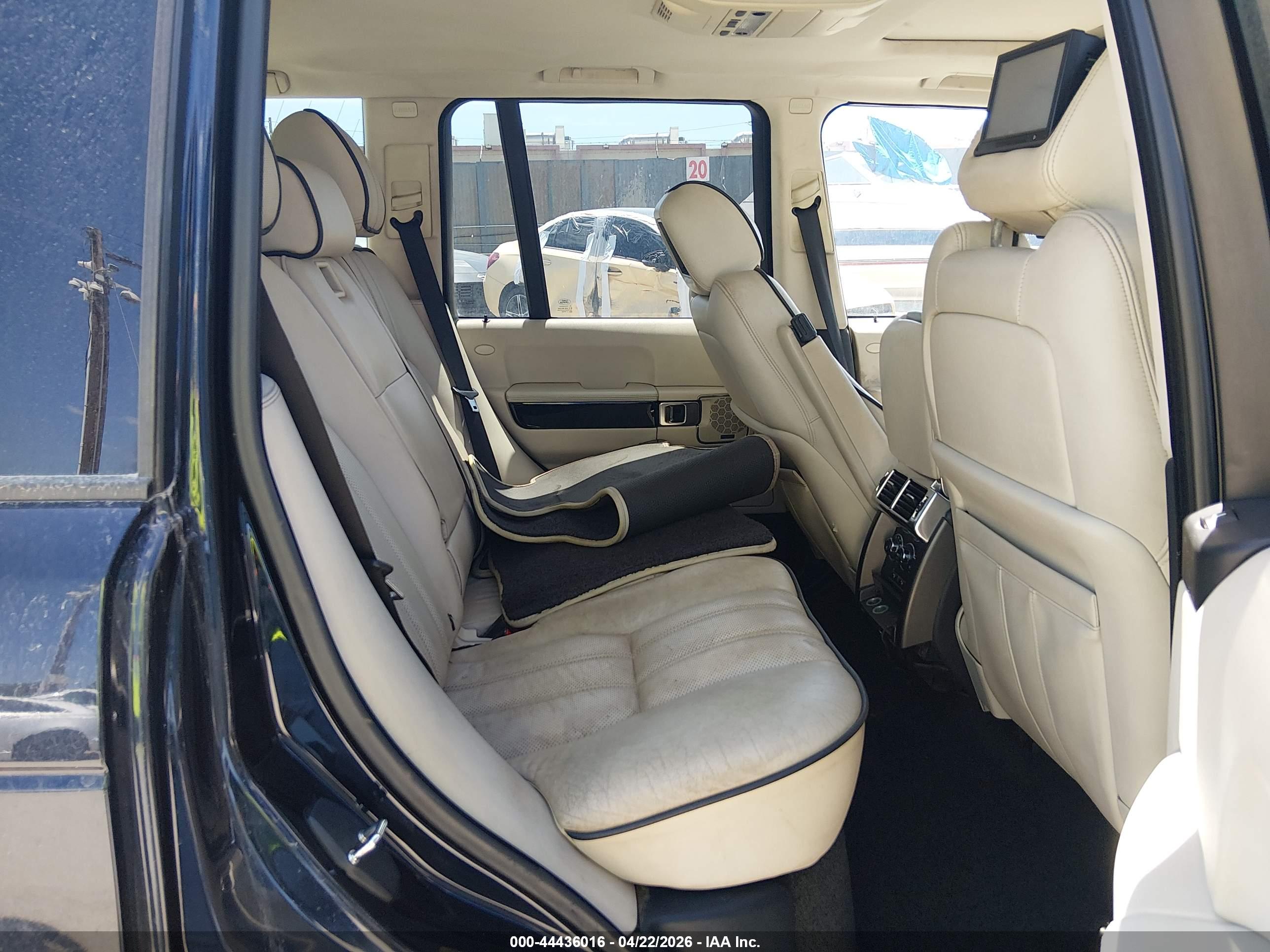 LAND ROVER image 8