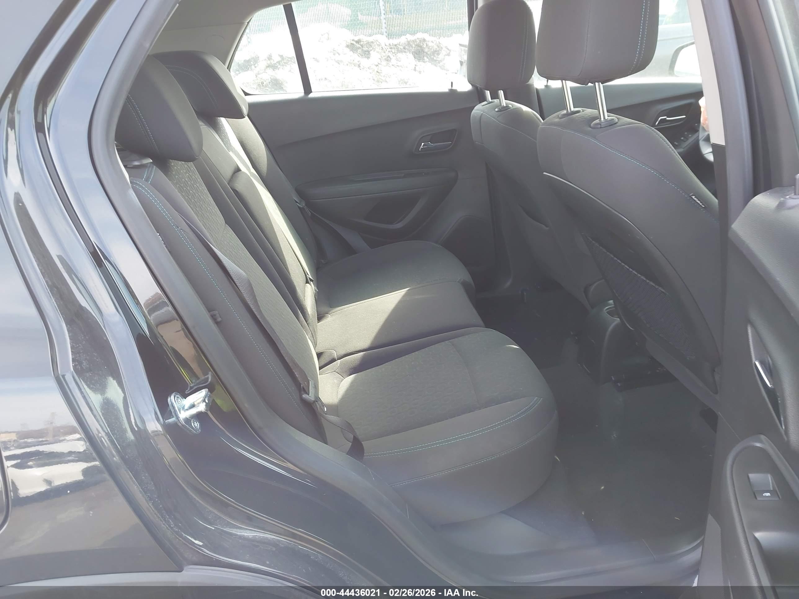 CHEVROLET TRAX image 8