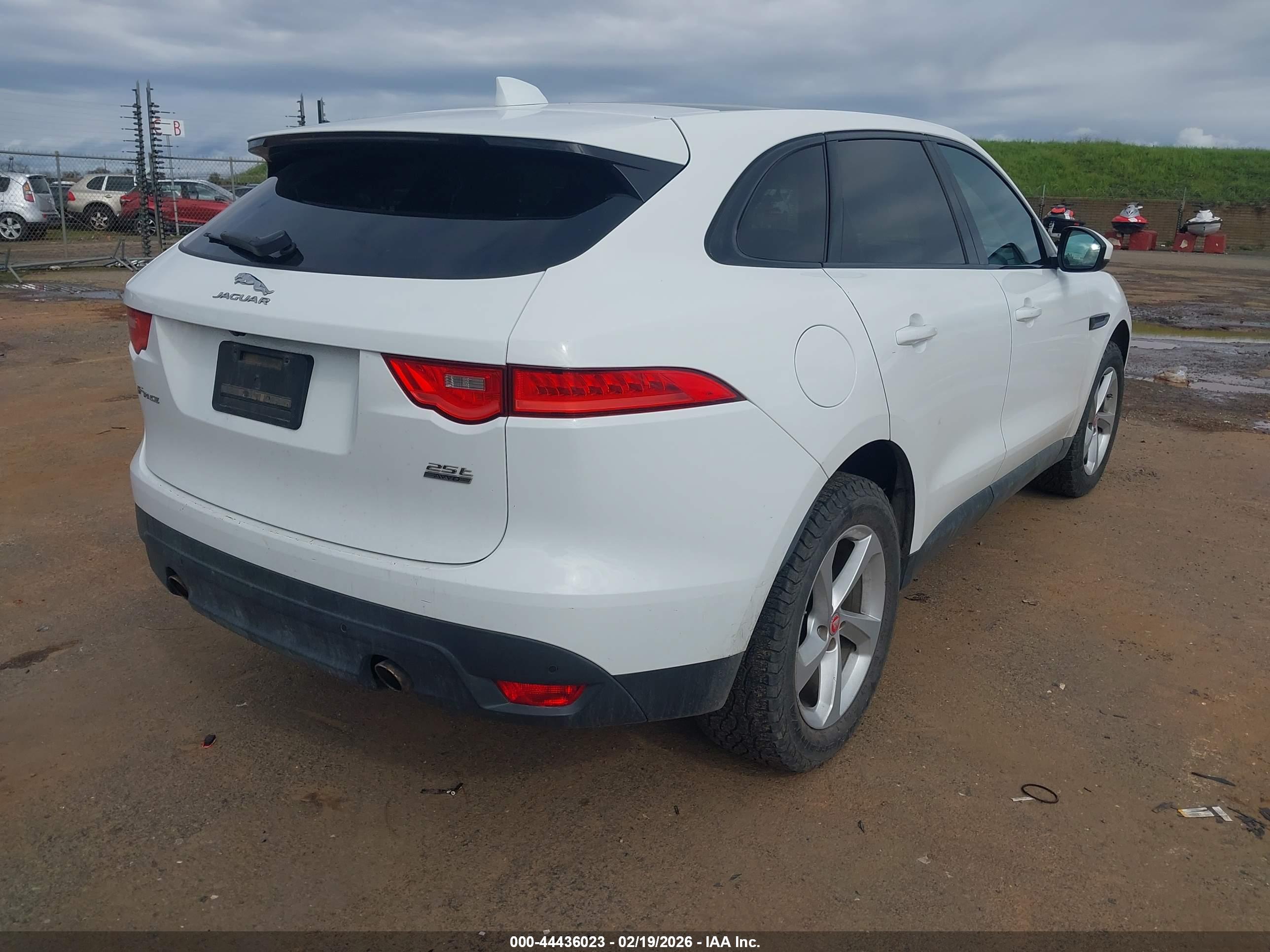 JAGUAR F-PACE image 4