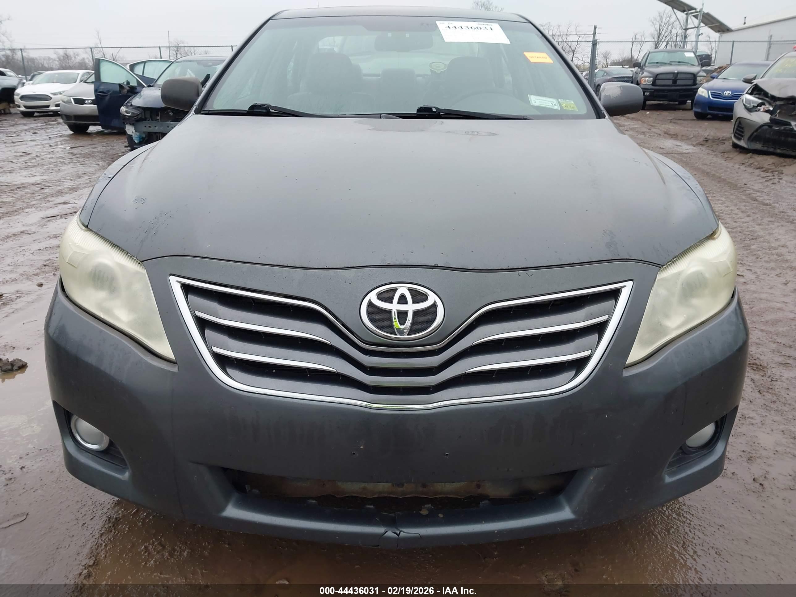 TOYOTA CAMRY image 6