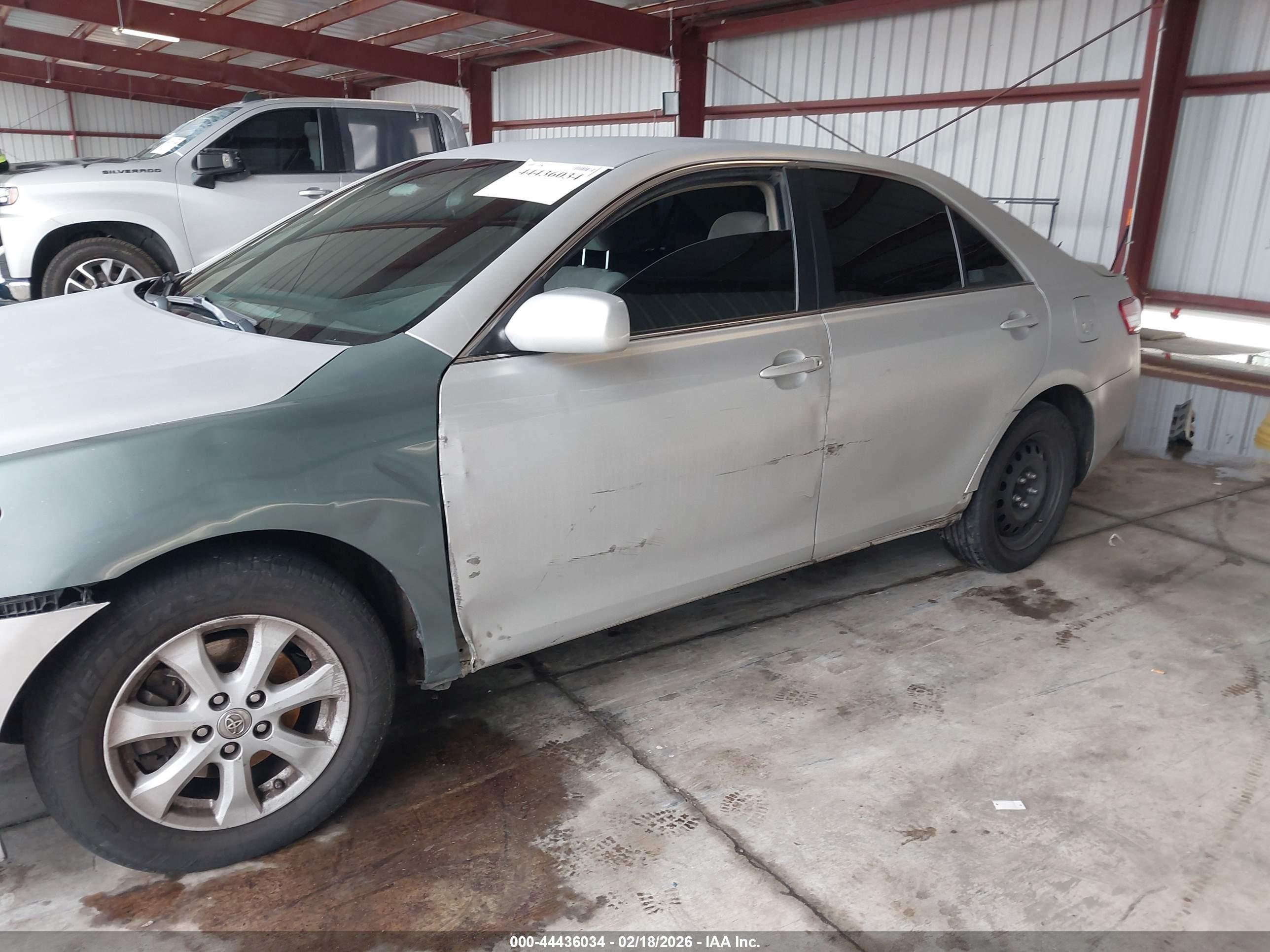 TOYOTA CAMRY image 6
