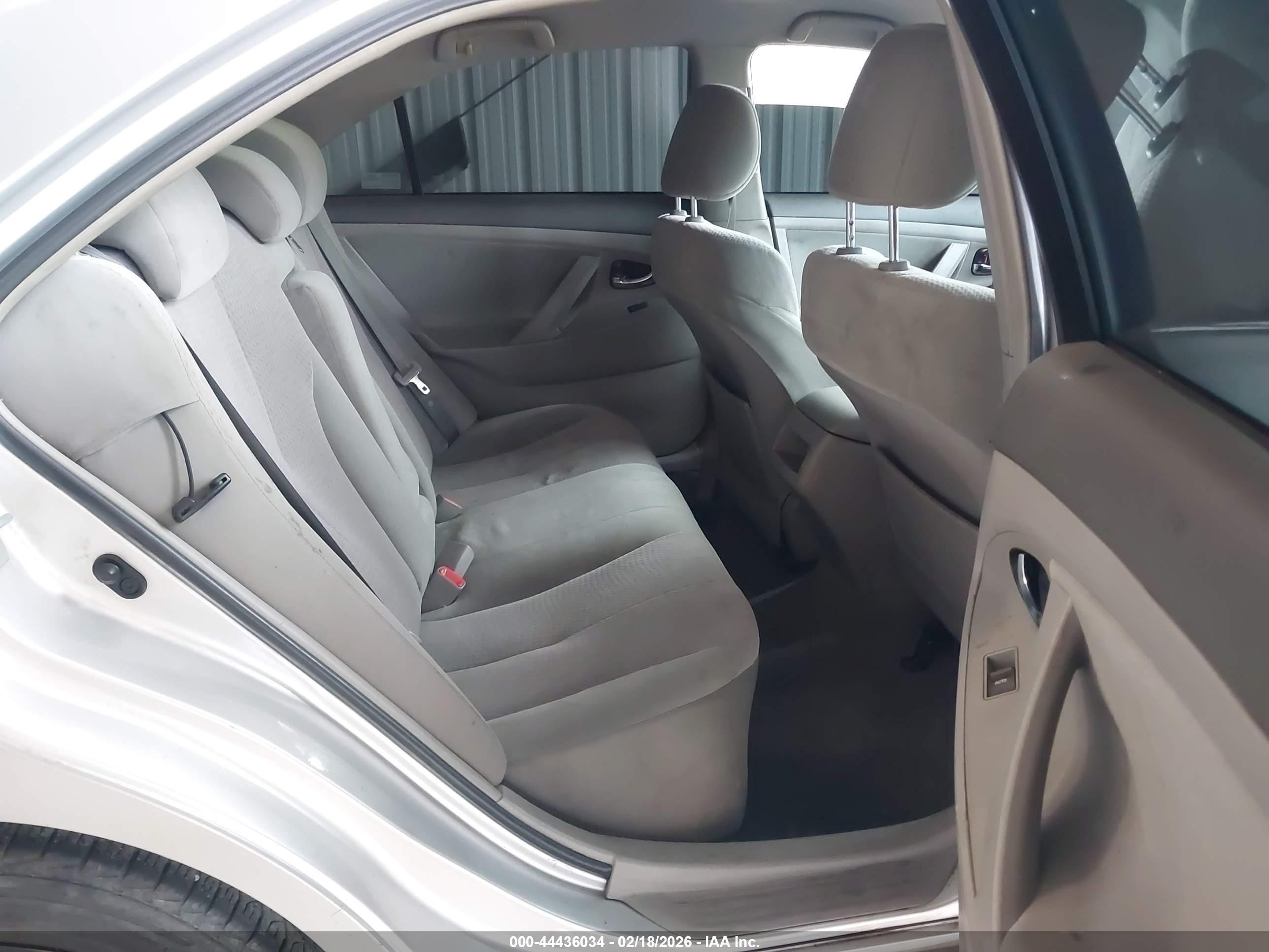 TOYOTA CAMRY image 8