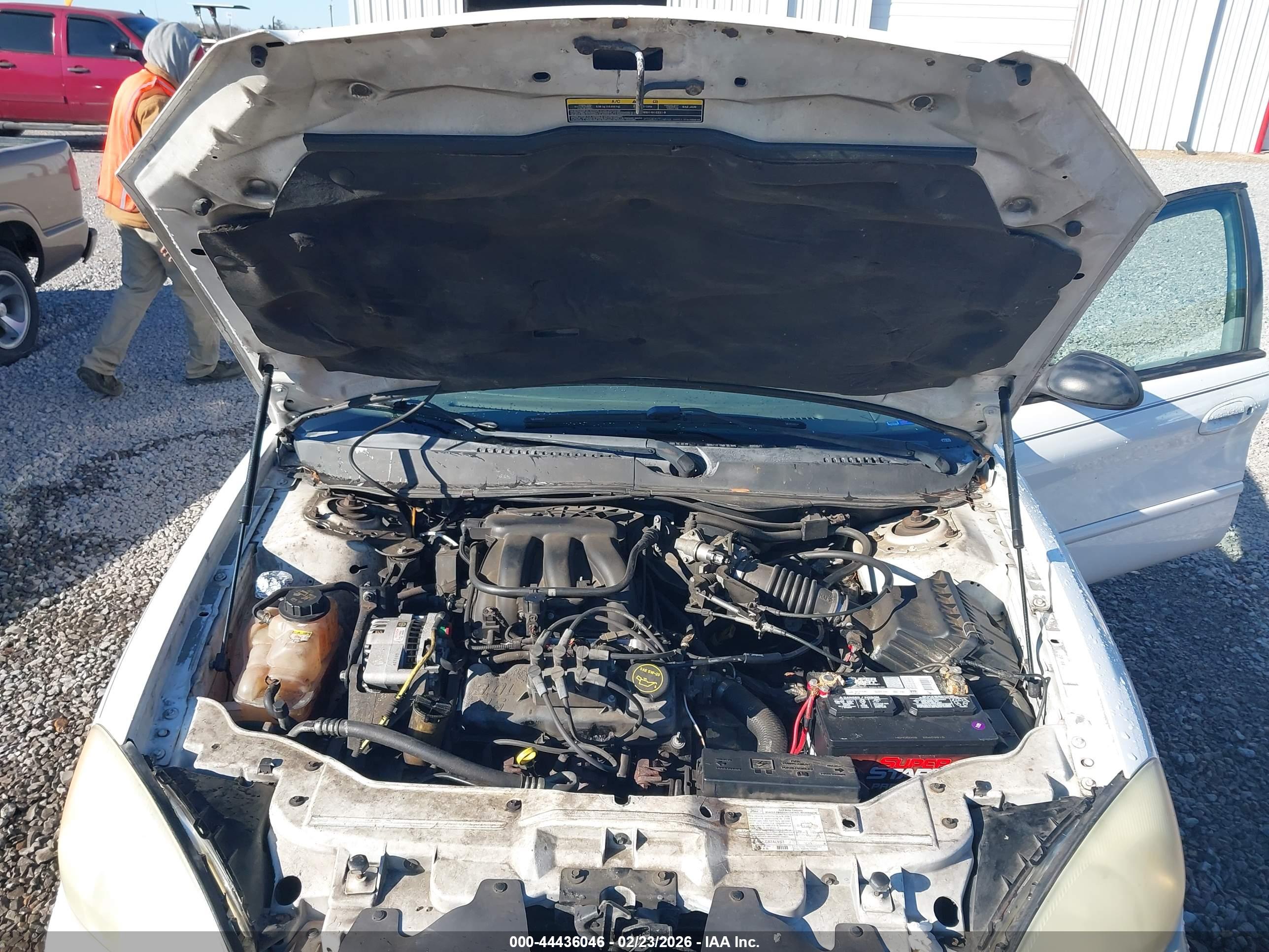 FORD TAURUS image 10