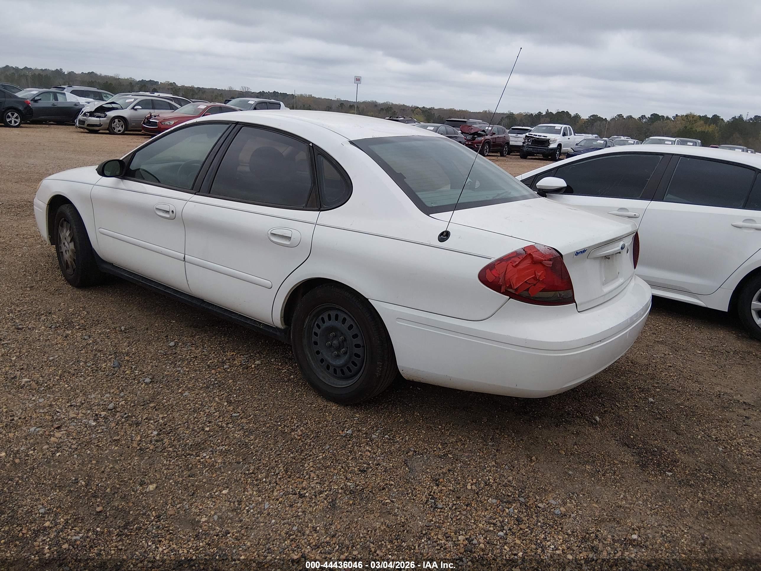 FORD TAURUS image 3