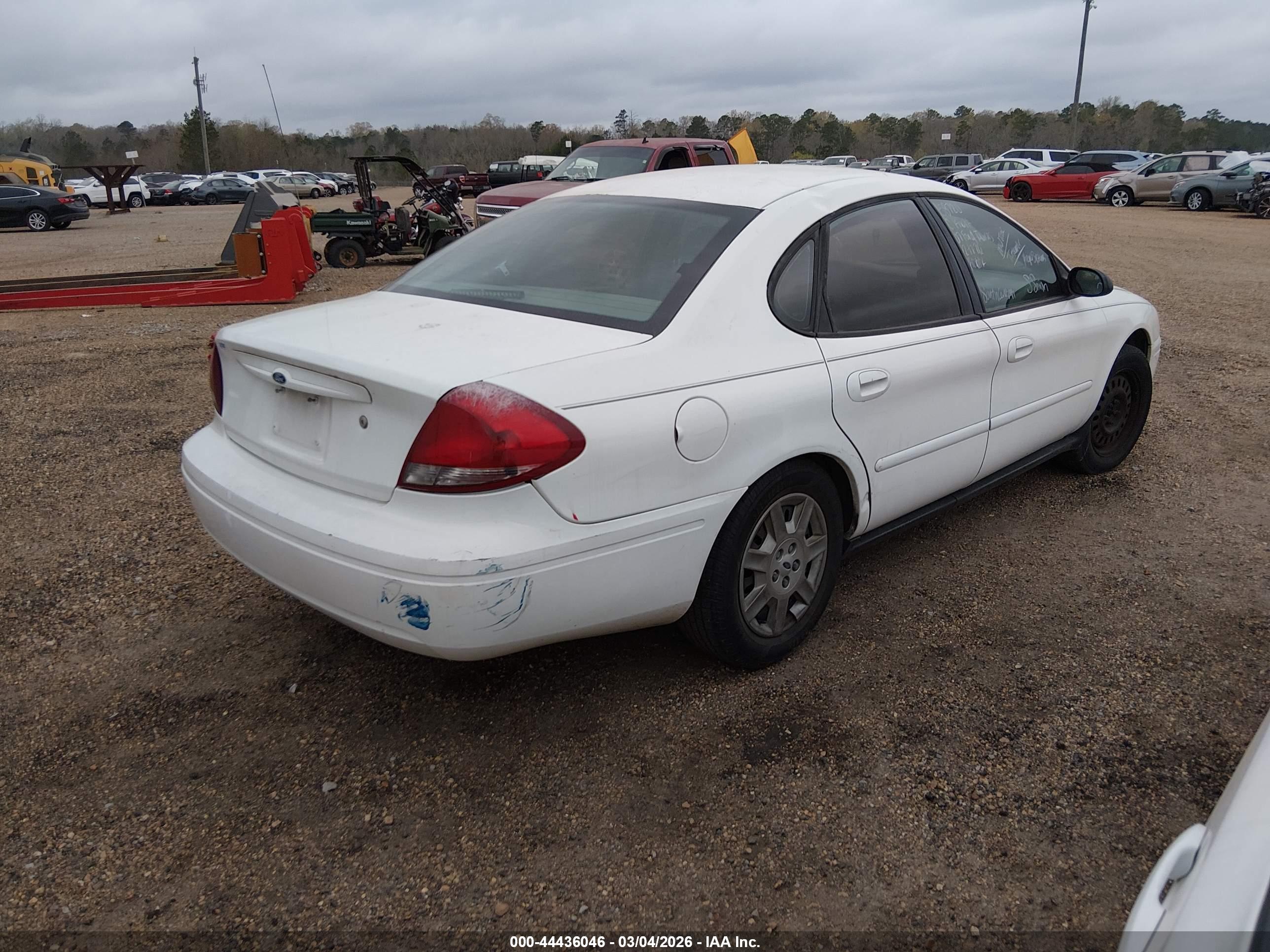 FORD TAURUS image 4