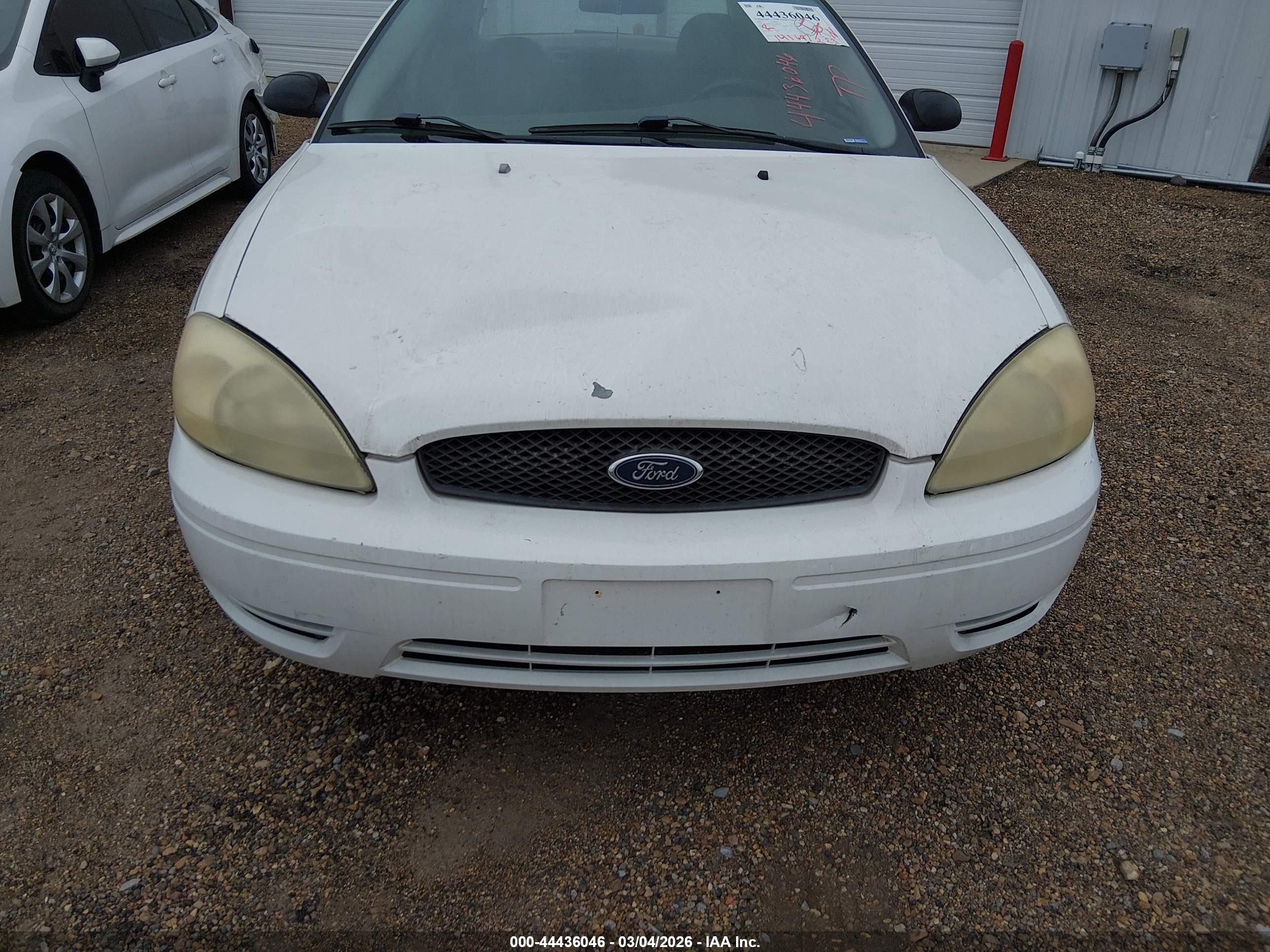 FORD TAURUS image 6