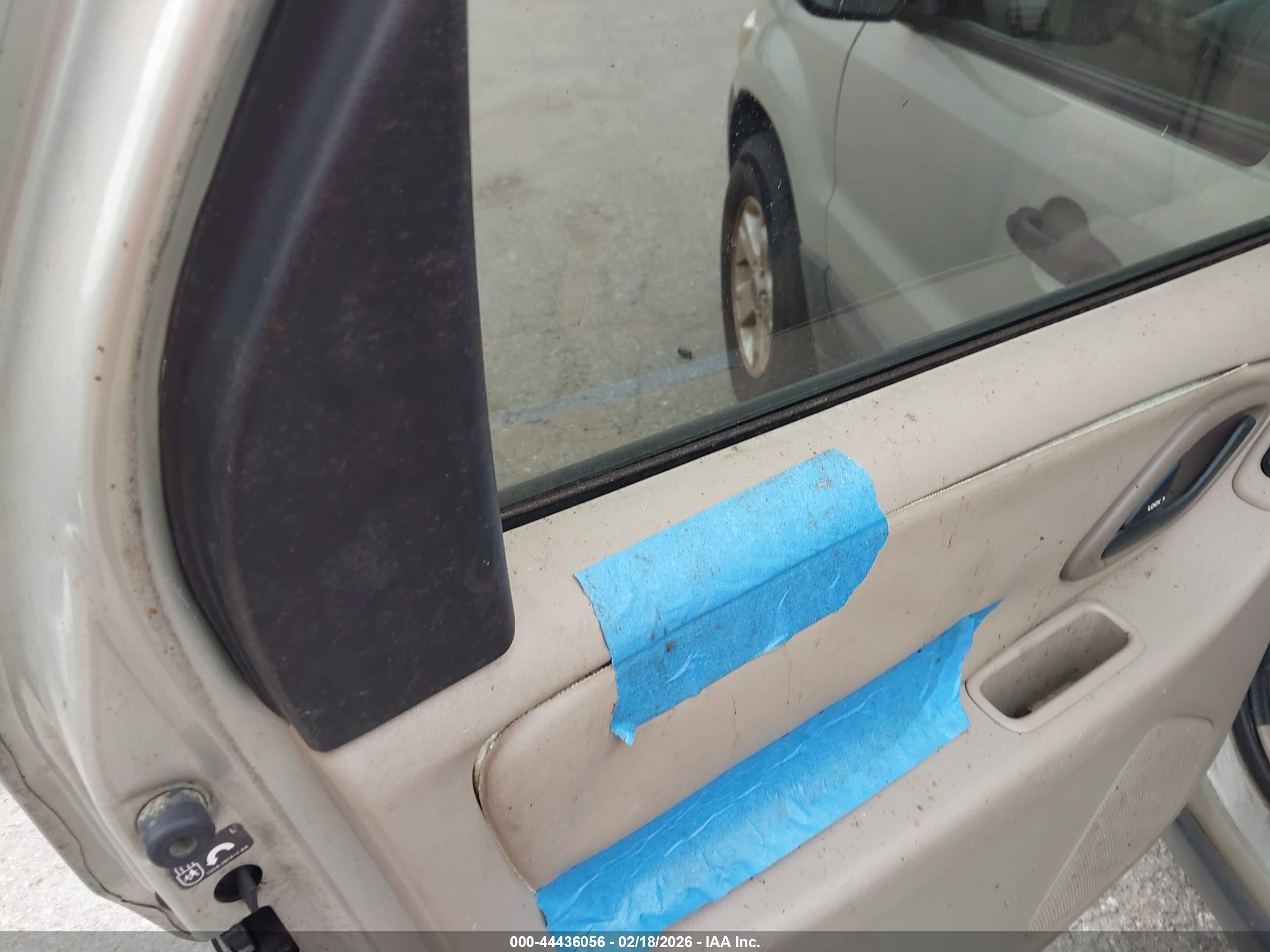 FORD ESCAPE image 6