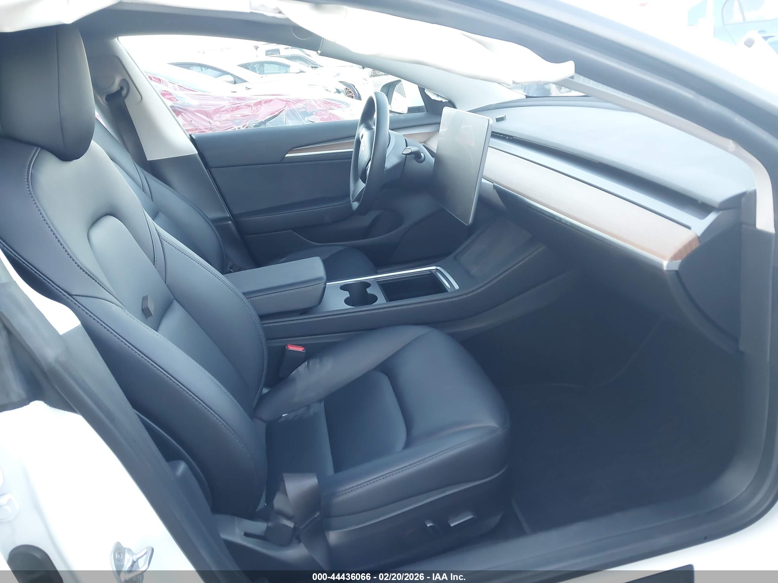 TESLA MODEL image 5