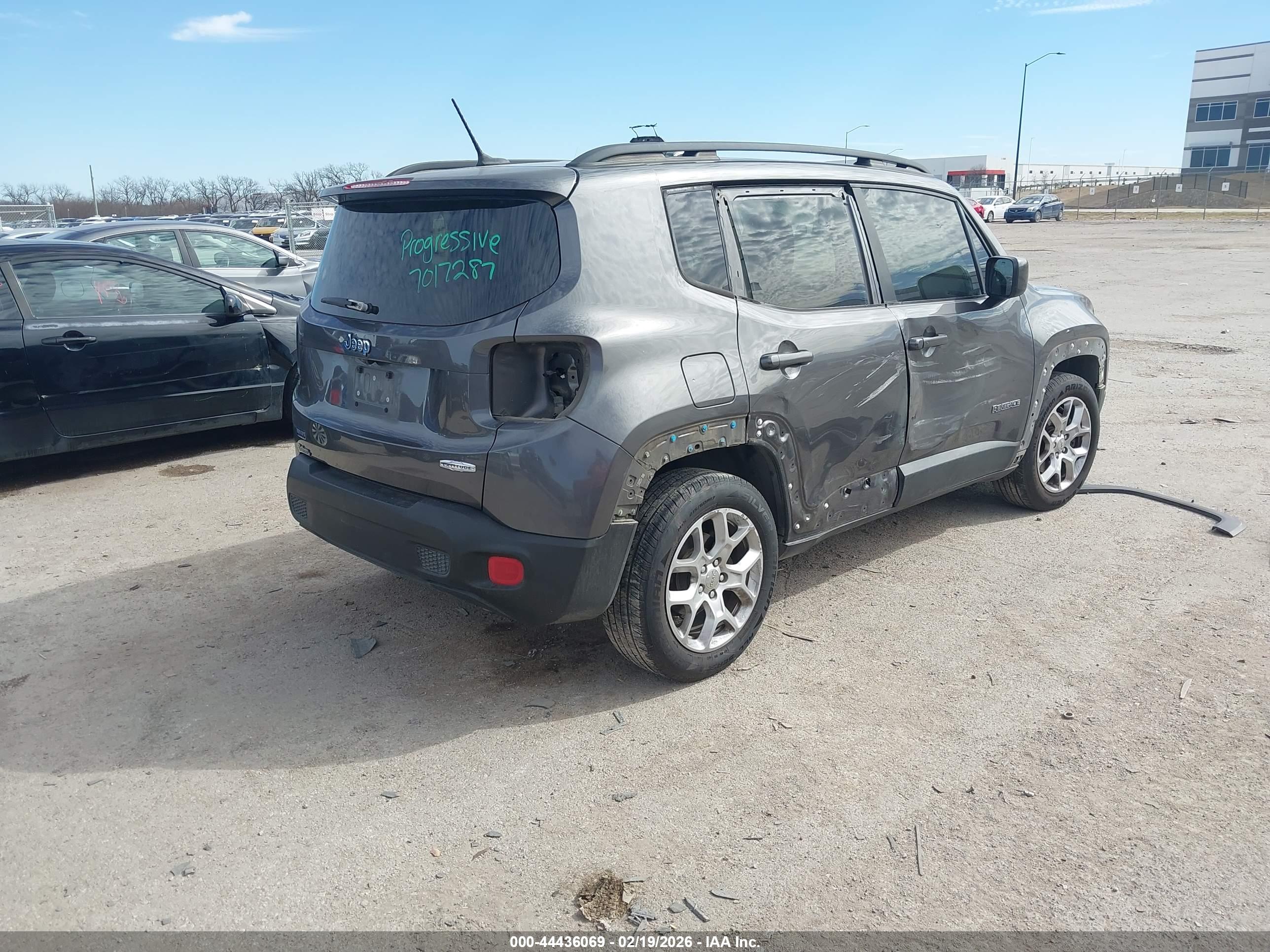JEEP RENEGADE image 4