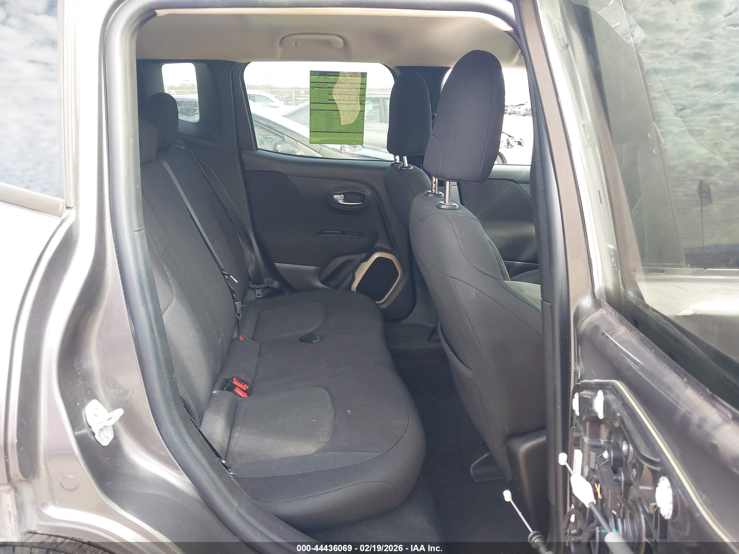 JEEP RENEGADE image 8