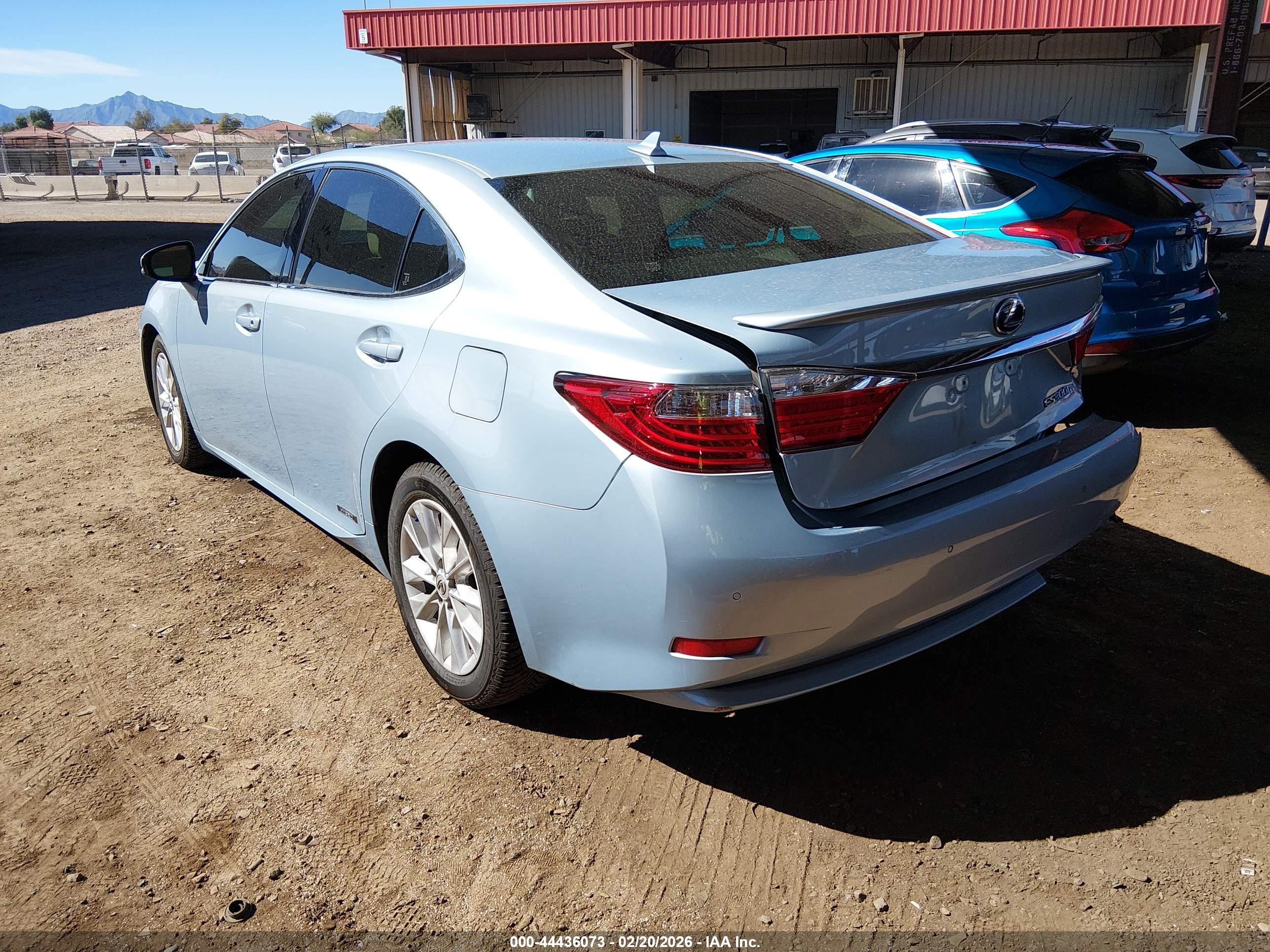 LEXUS ES image 3